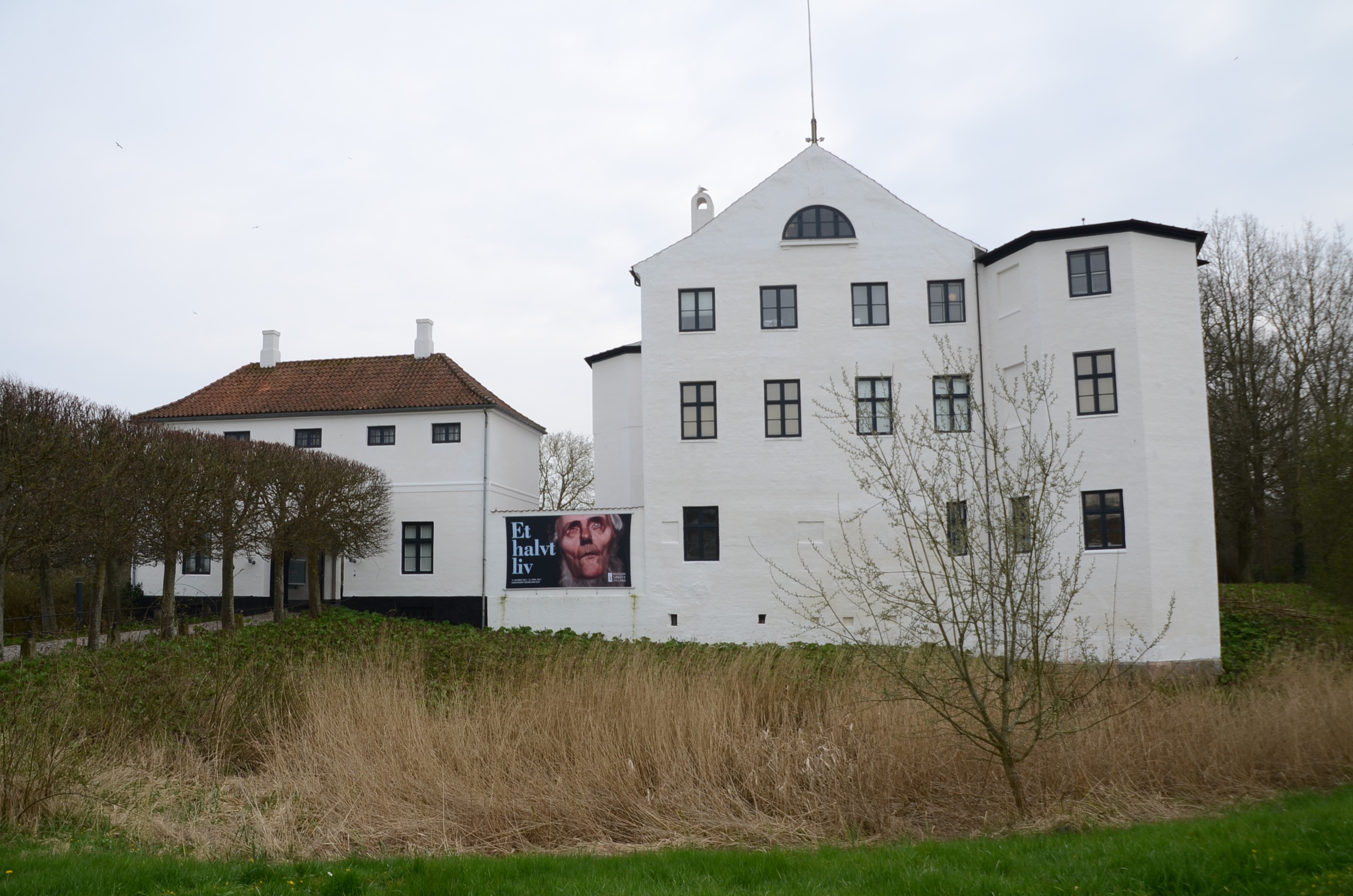 Kunstmuseet Brundlund Slot – foto fra Wikimedia Commons