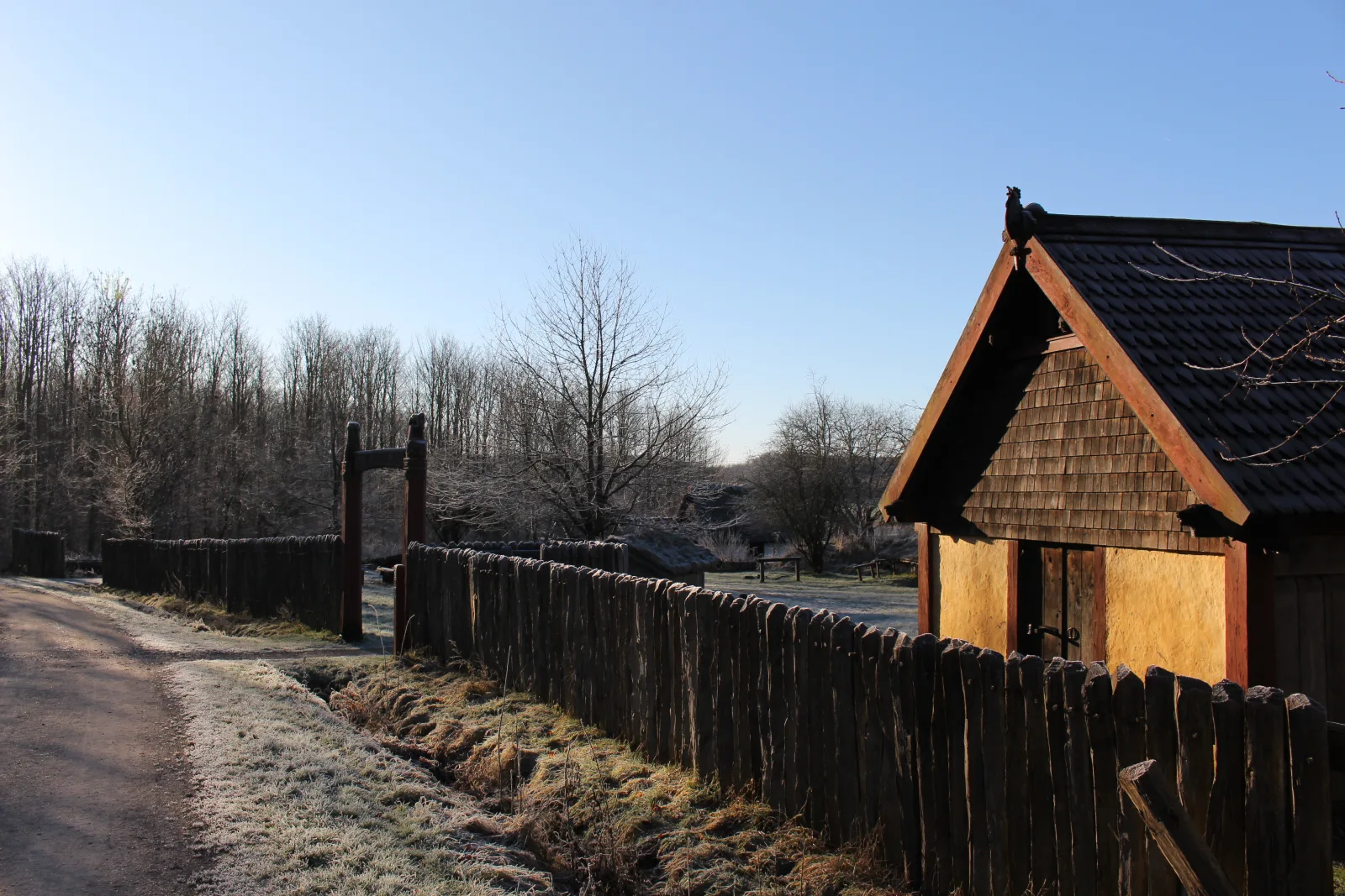 Vikingelandsbyen – Foto bei Wikimedia Commons