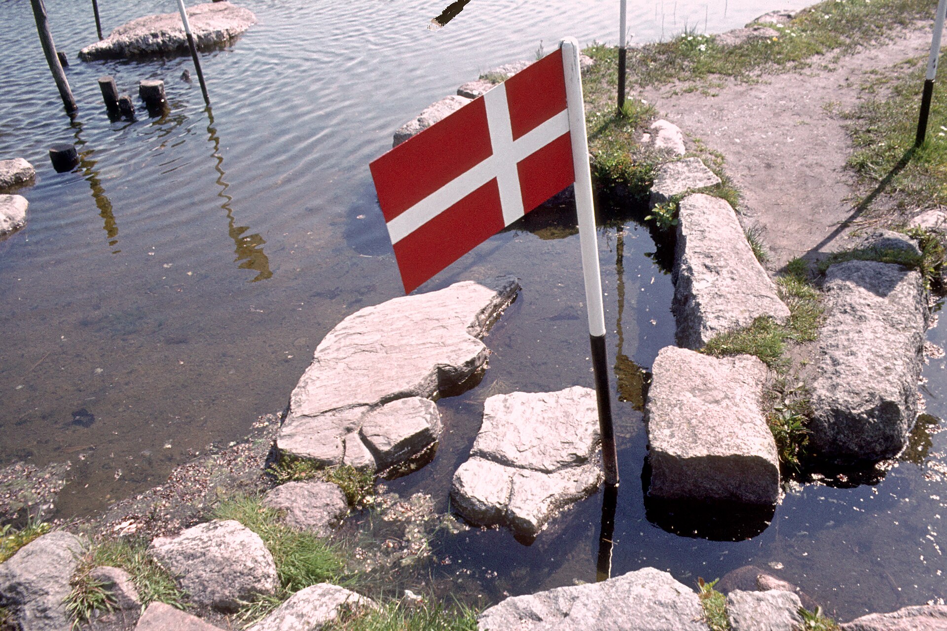 Verdenskortet ved Klejtrup Sø – foto fra Wikimedia Commons