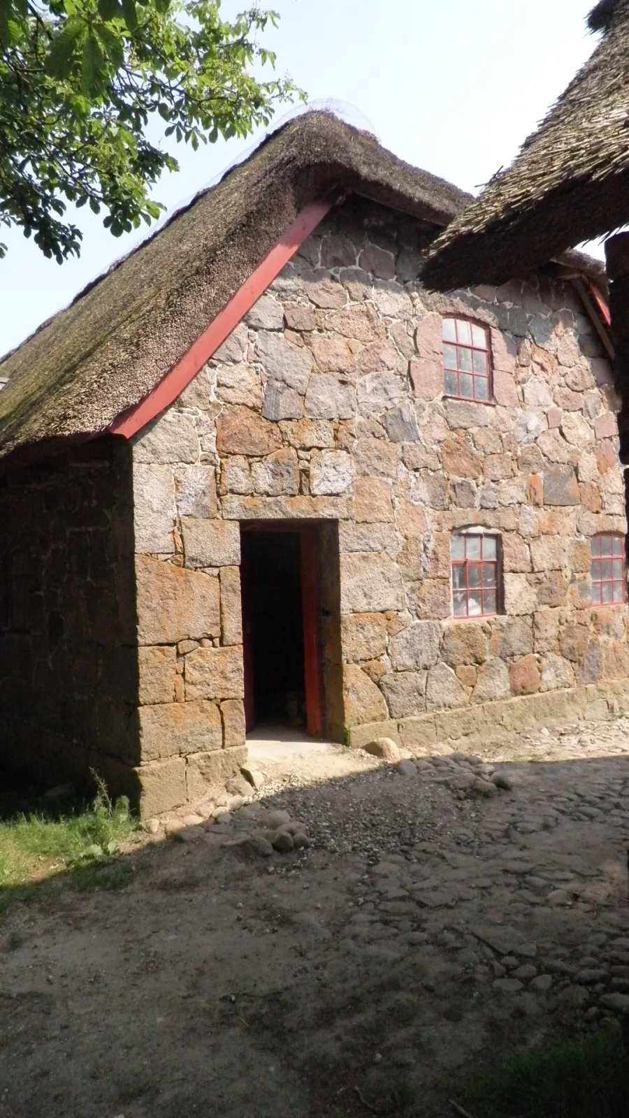 Skovsgård – foto fra Wikimedia Commons