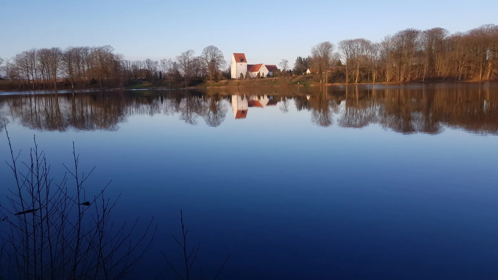 Badegewässer: VEDSTED SØ – Foto bei Wikimedia Commons