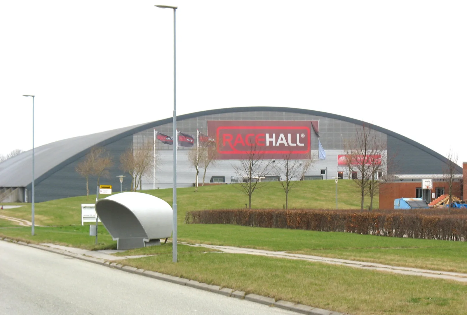 Racehall – foto fra Wikimedia Commons