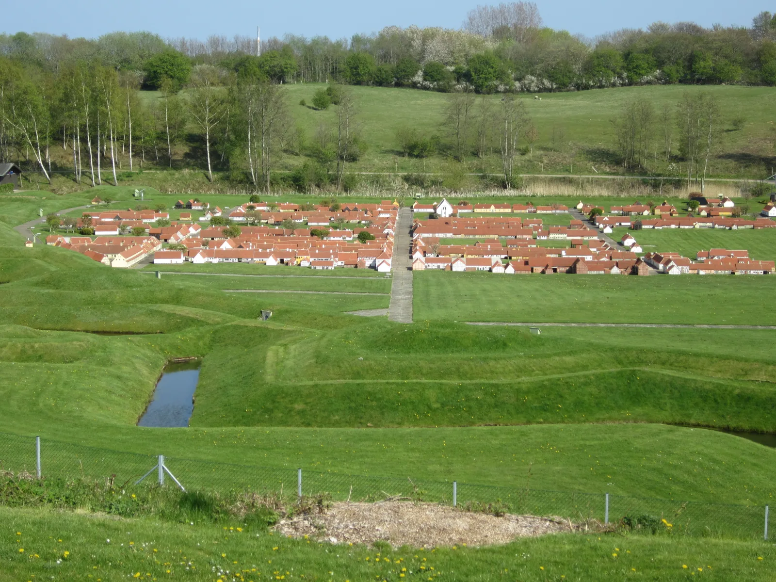 Den Historiske Miniby – foto fra Wikimedia Commons
