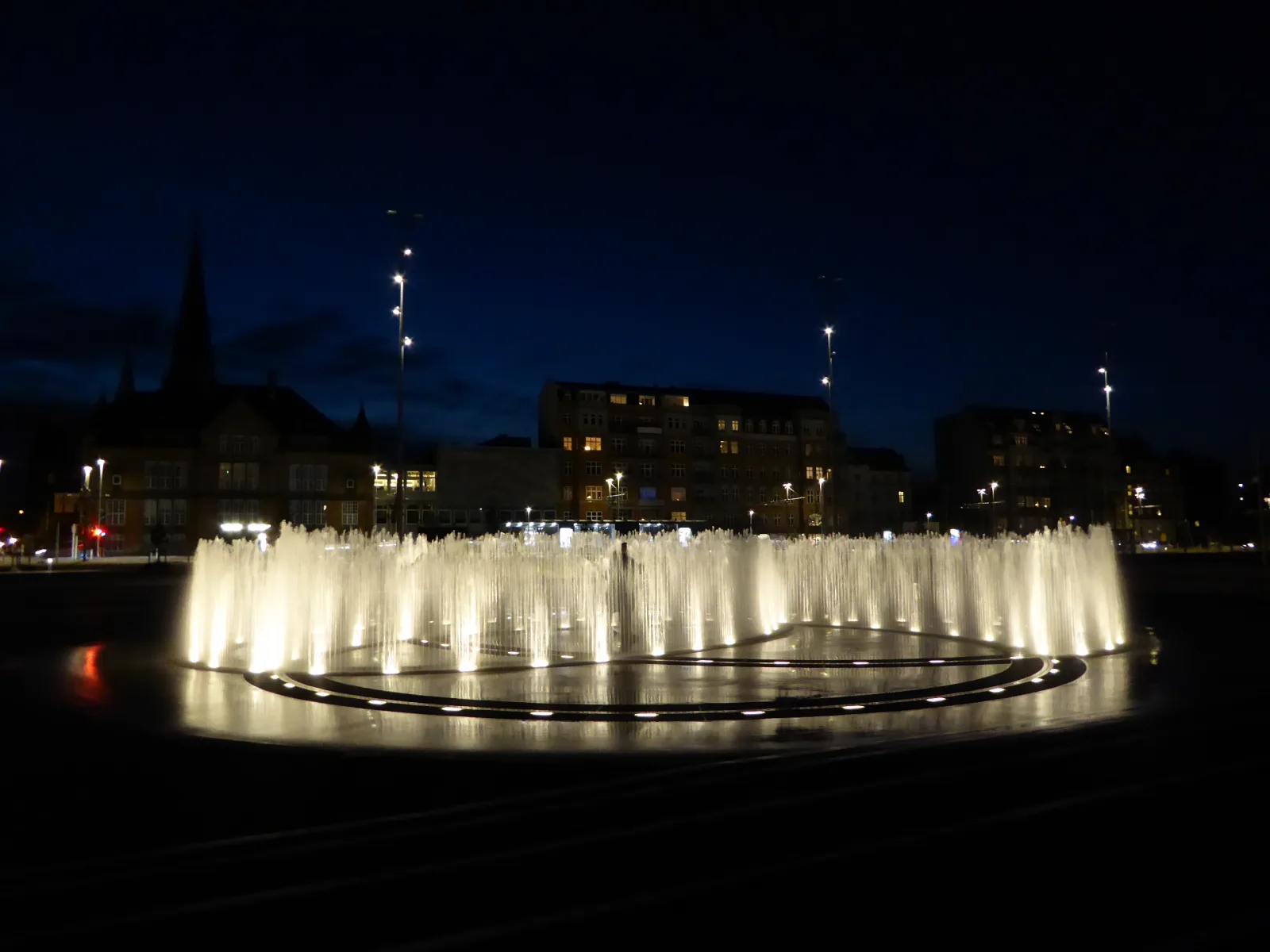 Endless Connection – foto fra Wikimedia Commons