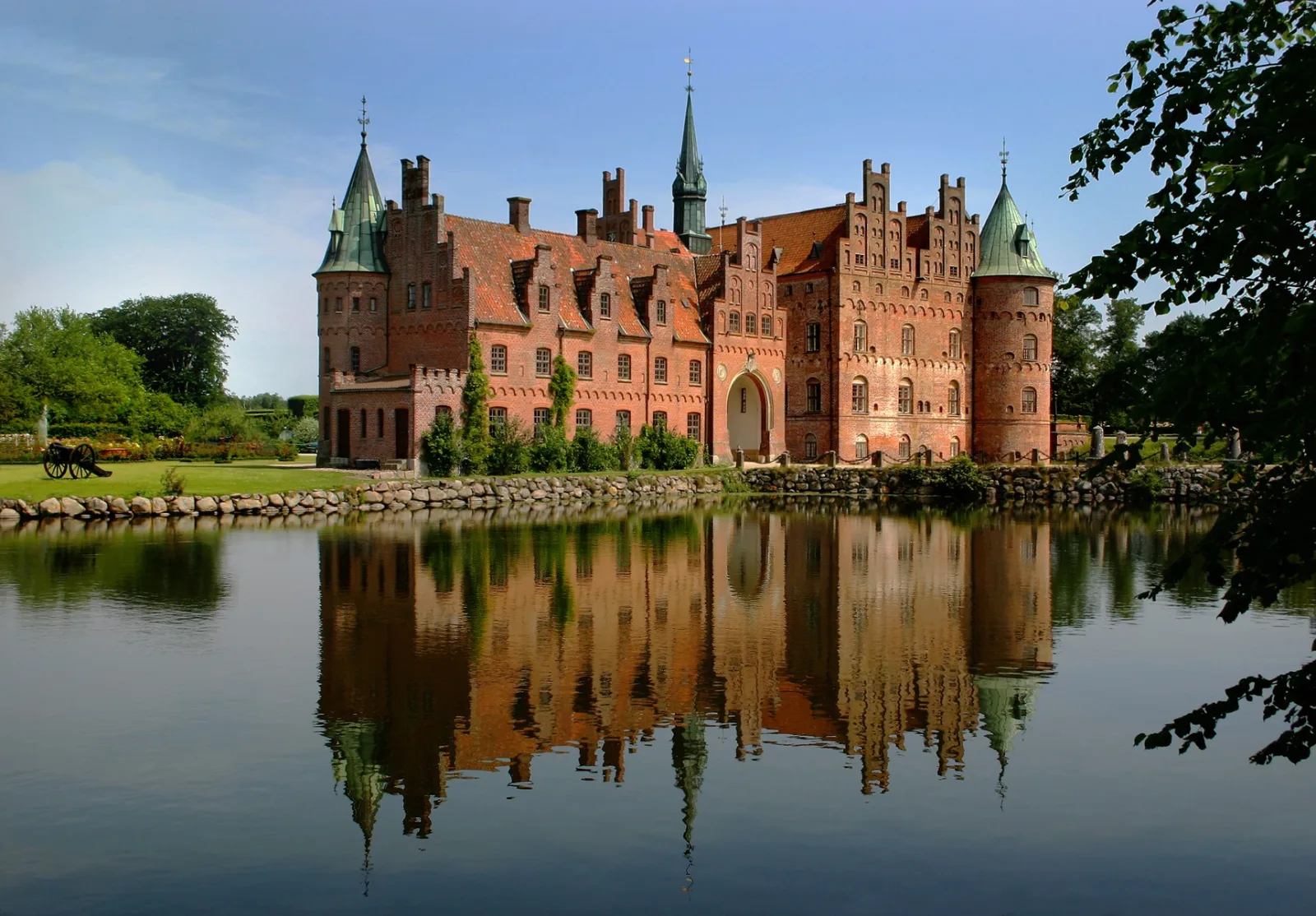 Egeskov Slot – foto fra Wikimedia Commons