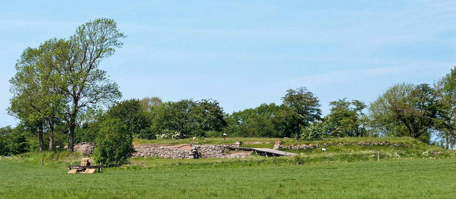 Søborg Slotsruin – foto af Knud Winckelmann på Wikimedia Commons (cc-by-sa-3.0)