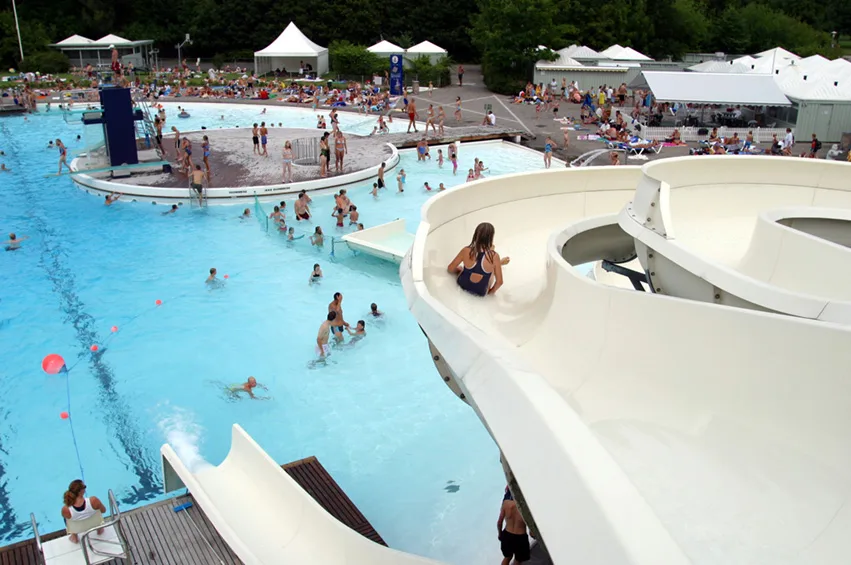 Friluftsbadet Badesøen – foto af Champ2100 på Wikimedia Commons (cc-by-sa-4.0)