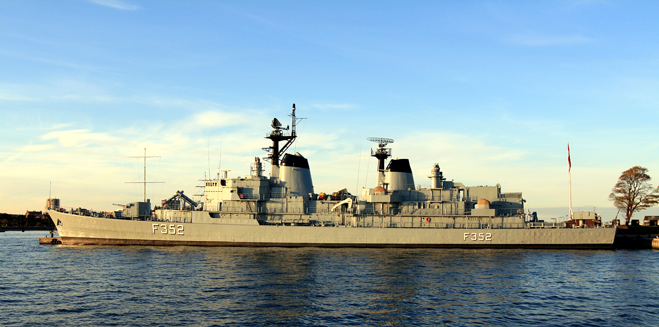 HDMS Peder Skram – foto af Mahlum på Wikimedia Commons (public domain)