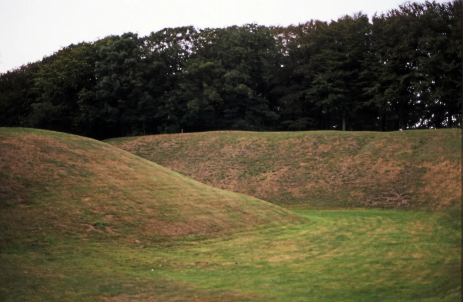 Sjørring Volde – foto af Rüdiger Stehn from Kiel, Deutschland på Wikimedia Commons (cc-by-sa-2.0)