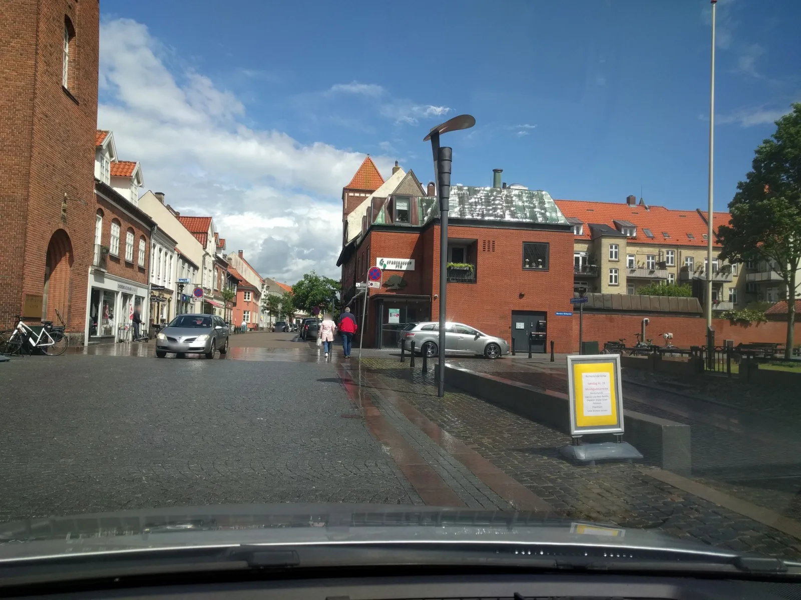 Mapillary-Foto in der Nähe von Runi Kok