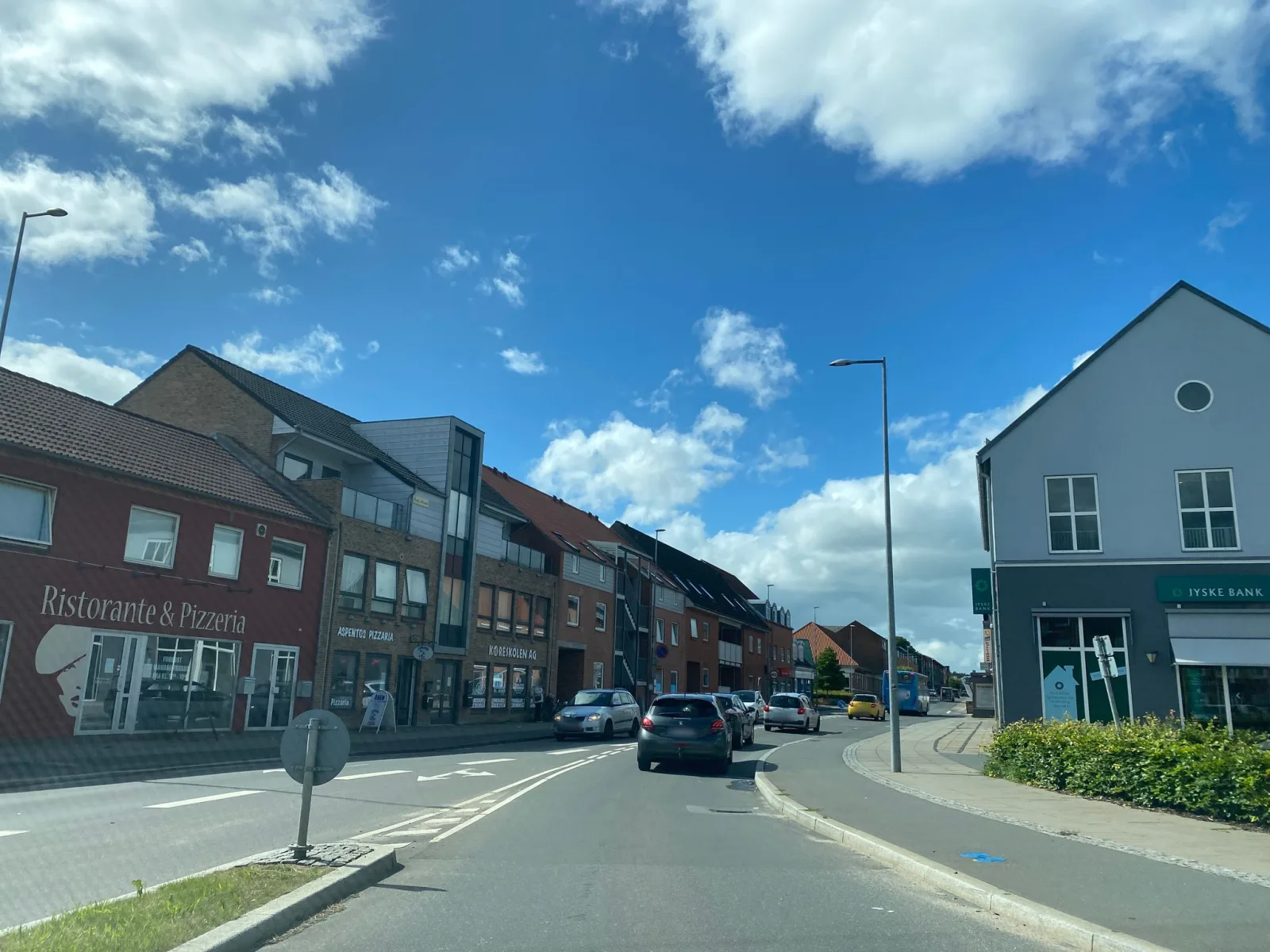 Mapillary-Foto in der Nähe von Restaurant Diva