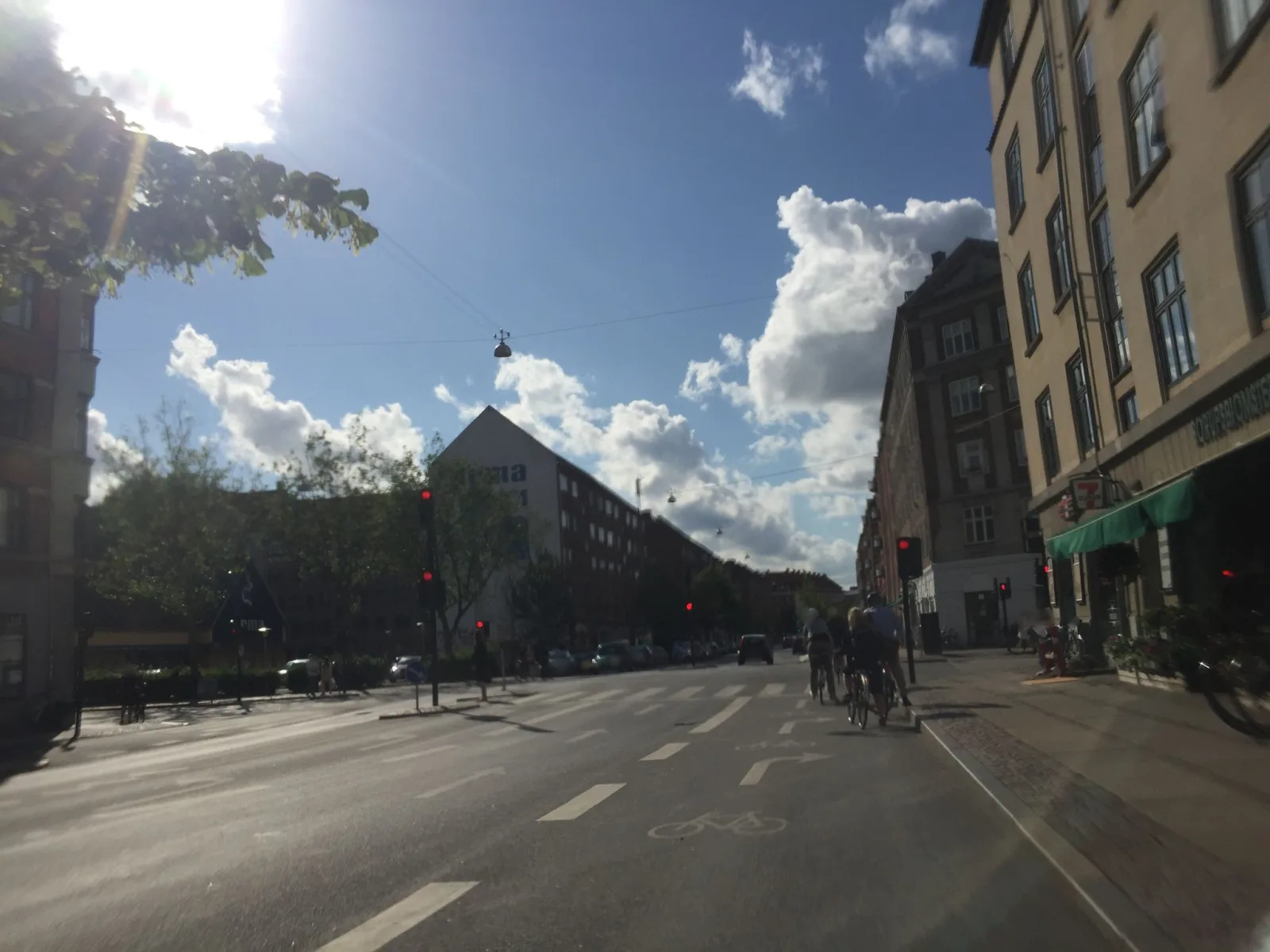 Mapillary-Foto in der Nähe von Homeland Kitchen
