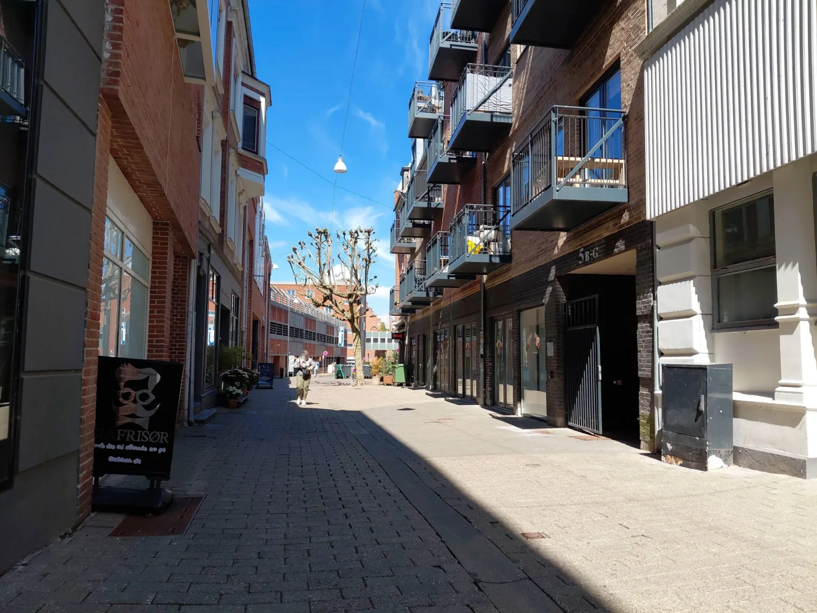Mapillary-Foto in der Nähe von Sirups bar