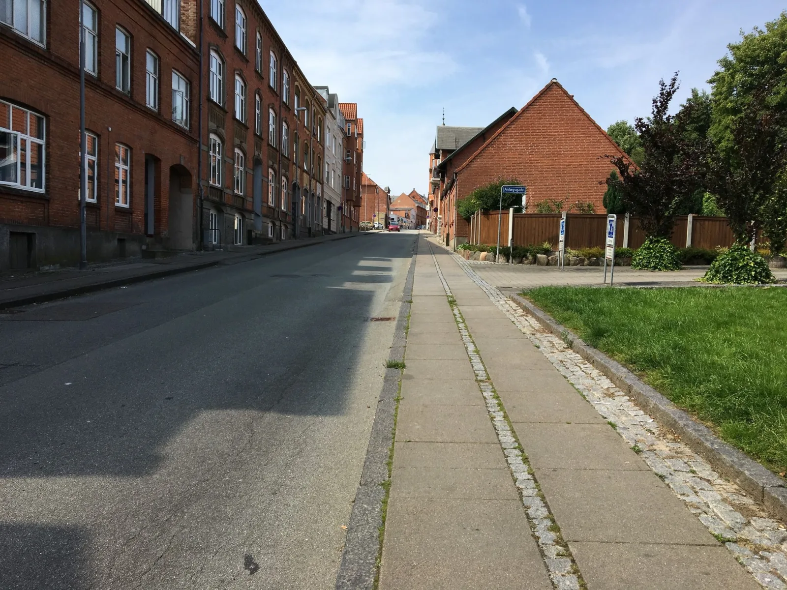 Mapillary-foto nær Rhodos pizza