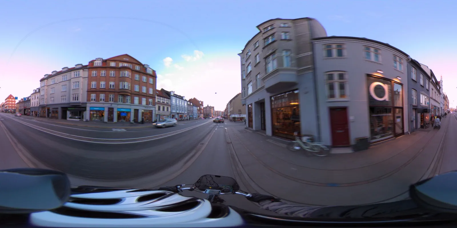Mapillary-Foto in der Nähe von Rollin Roll Sushi