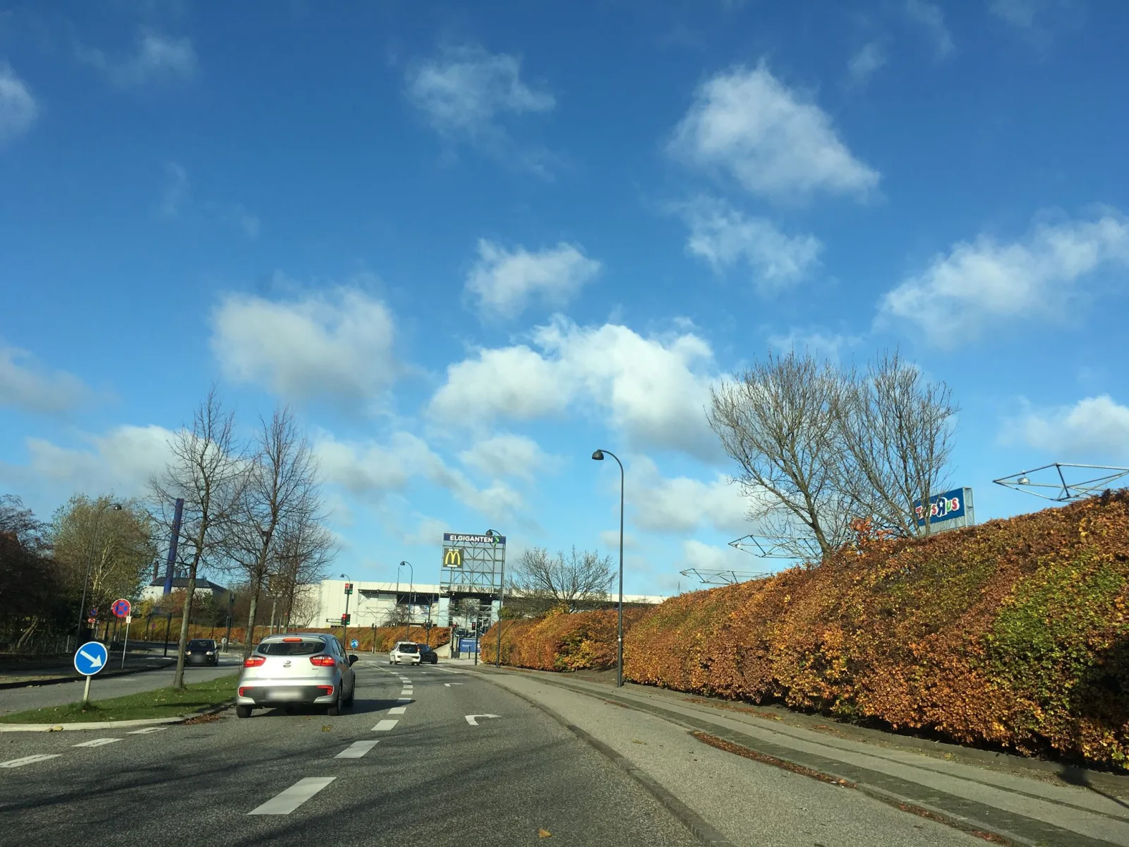 Mapillary-foto nær IKEA Café