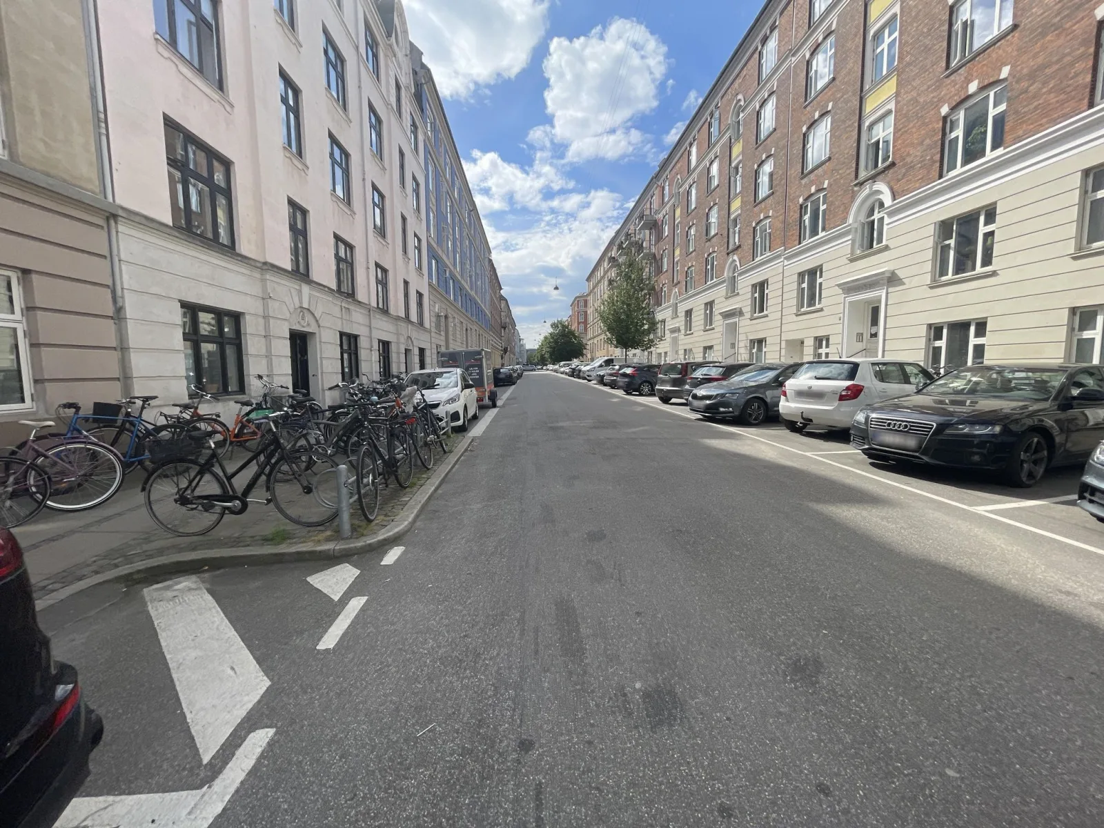 Mapillary-Foto in der Nähe von Indian Maharaja