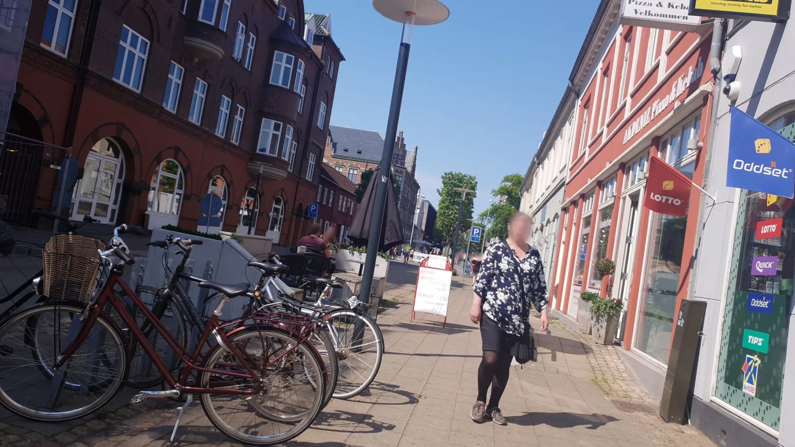 Mapillary-foto nær Street Burger