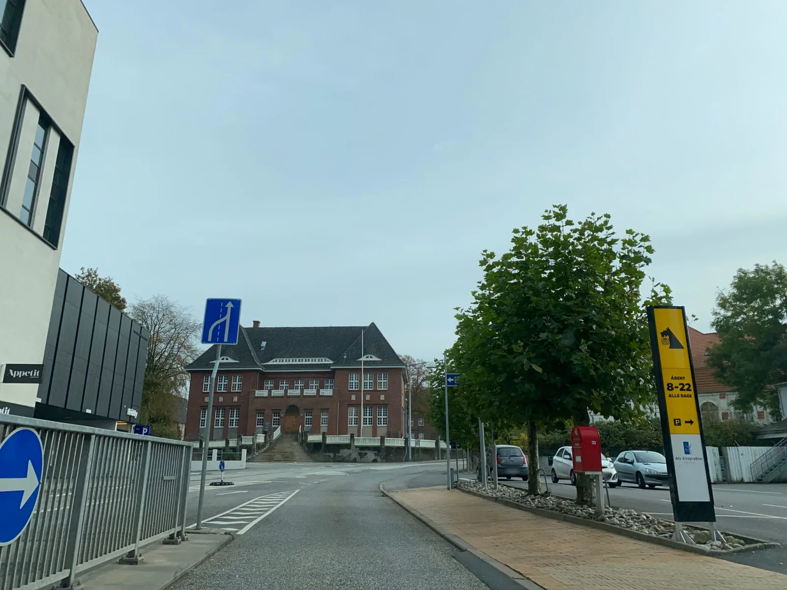 Mapillary-foto nær Sushi & More
