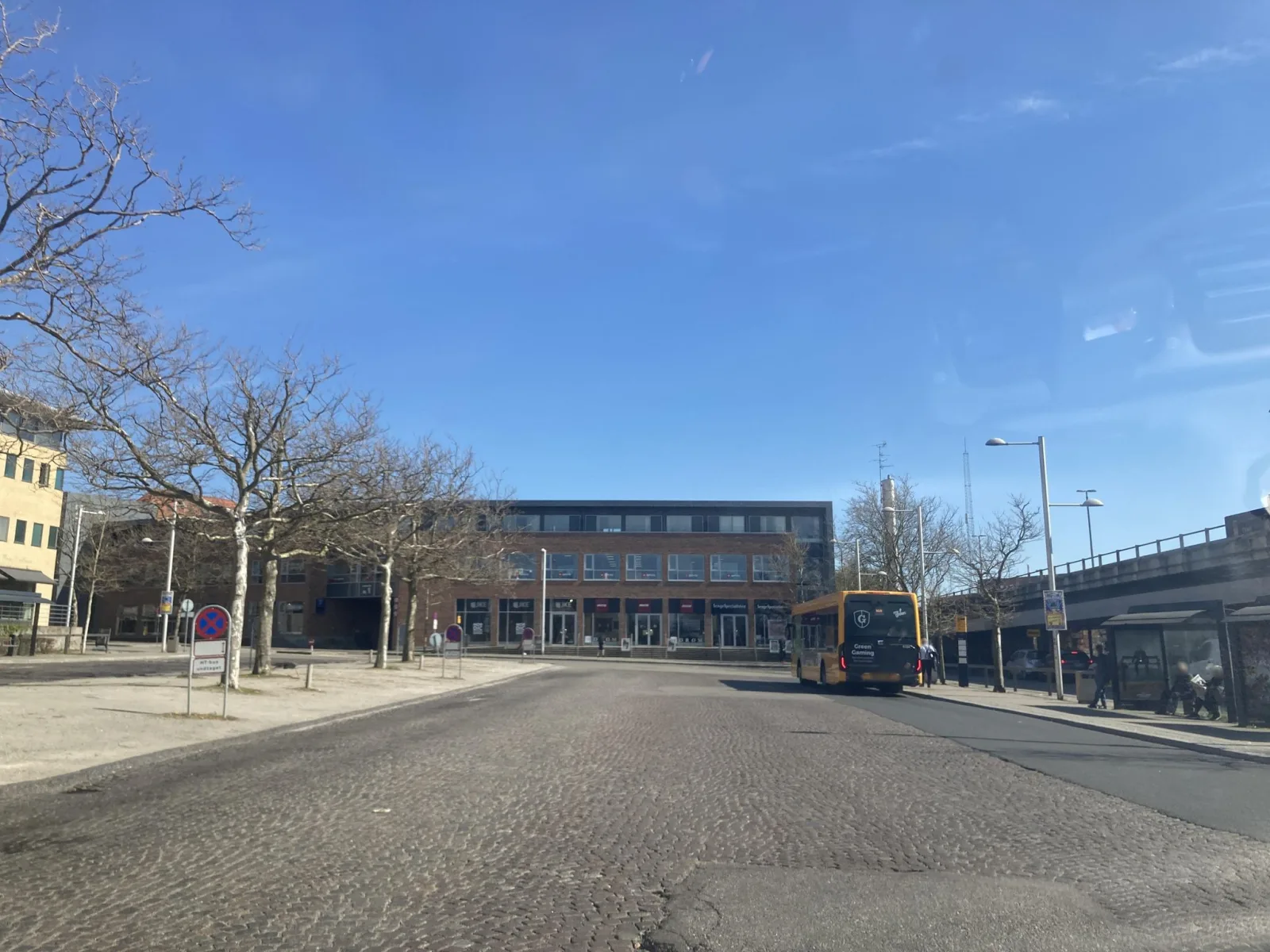 Mapillary-Foto in der Nähe von Jernbane Durum & Kebab House