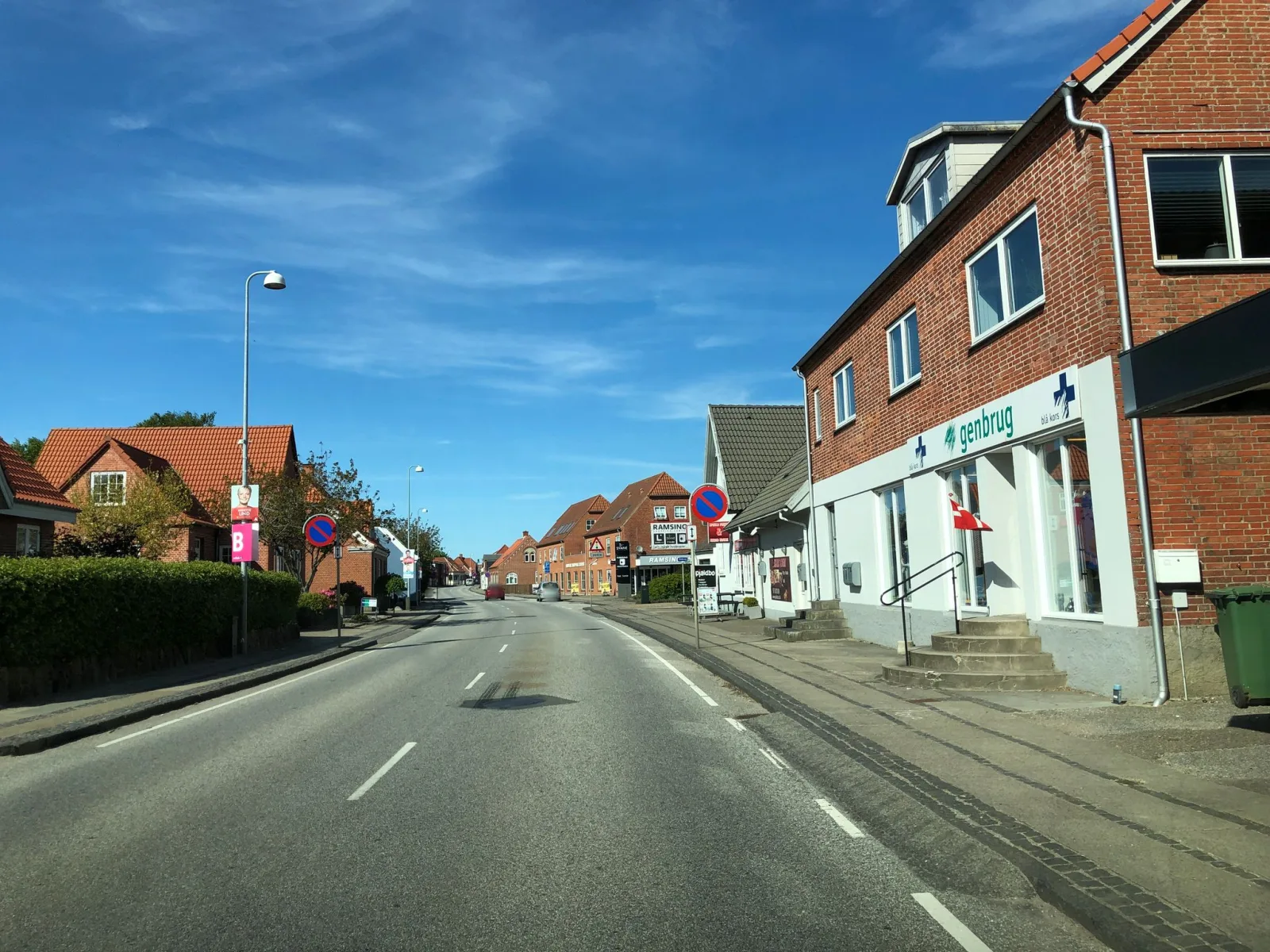Mapillary-Foto in der Nähe von Spjald Pizza & Kebab House