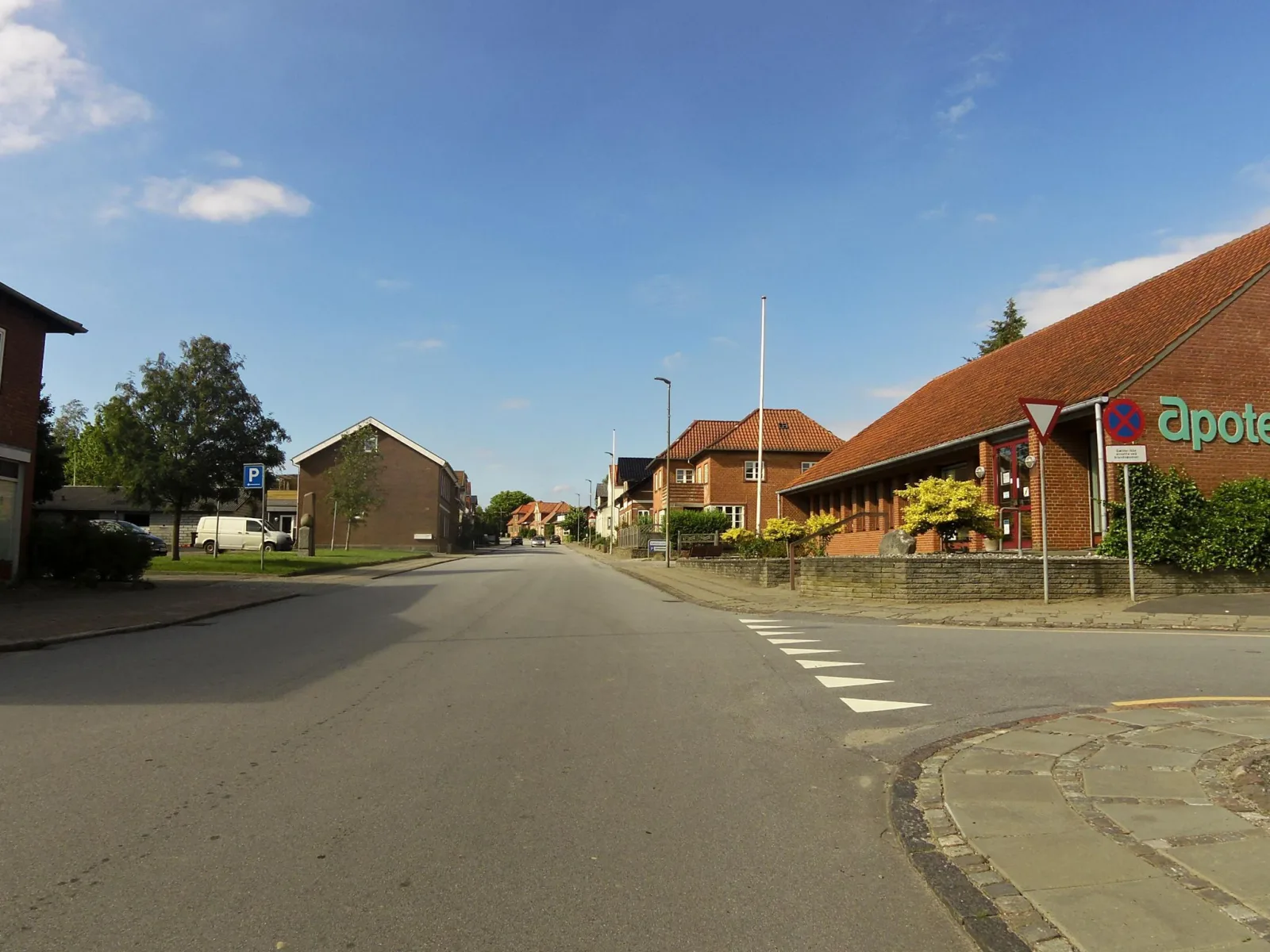 Mapillary-Foto in der Nähe von Torino Pizza & Grill