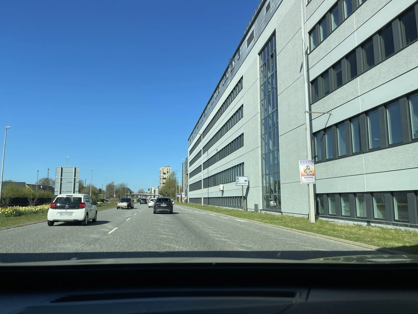 Mapillary-Foto in der Nähe von Station's Pizza Kebap