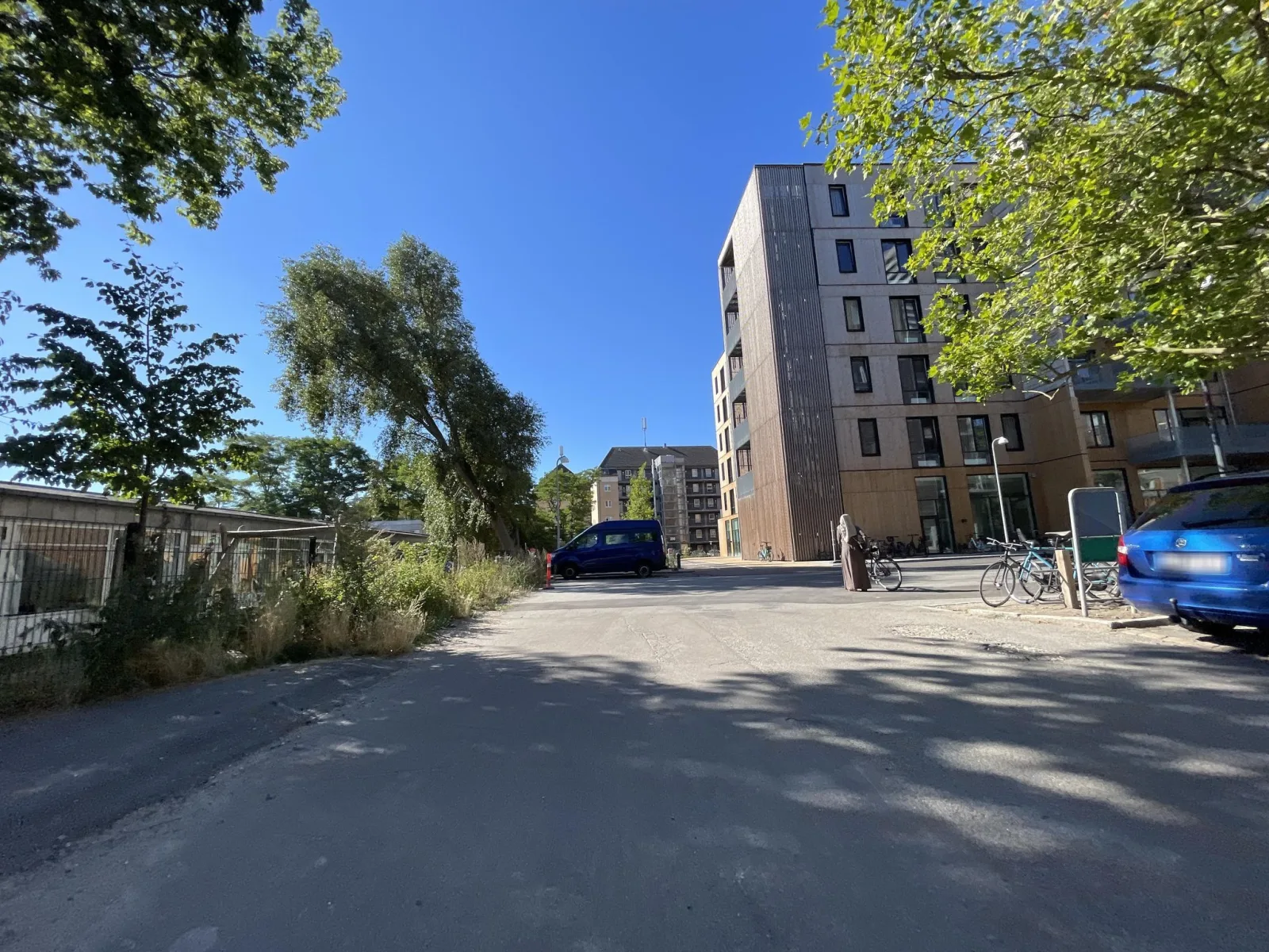 Mapillary-Foto in der Nähe von Kaffe Karma