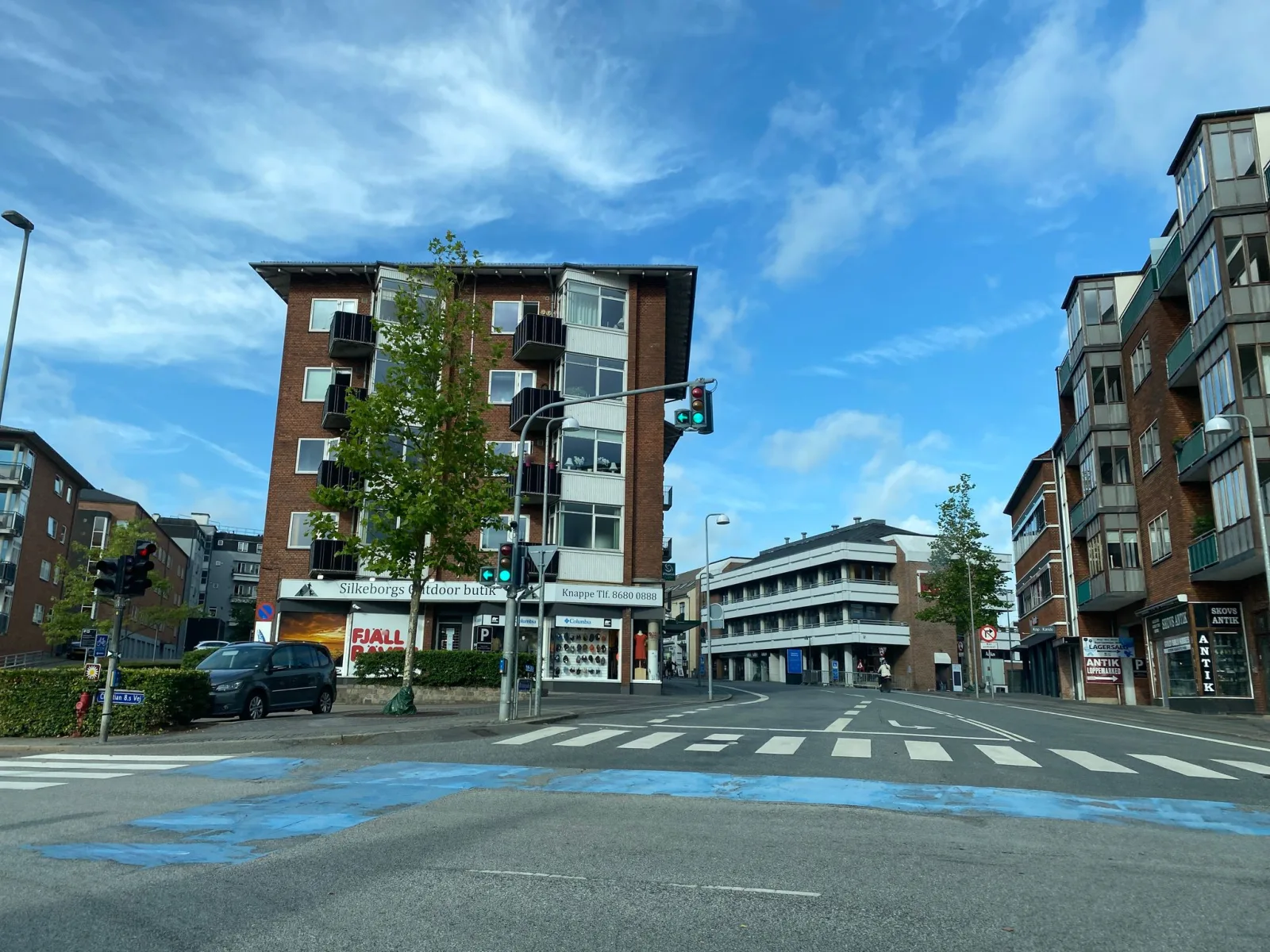 Mapillary-foto nær Sunset boulevard