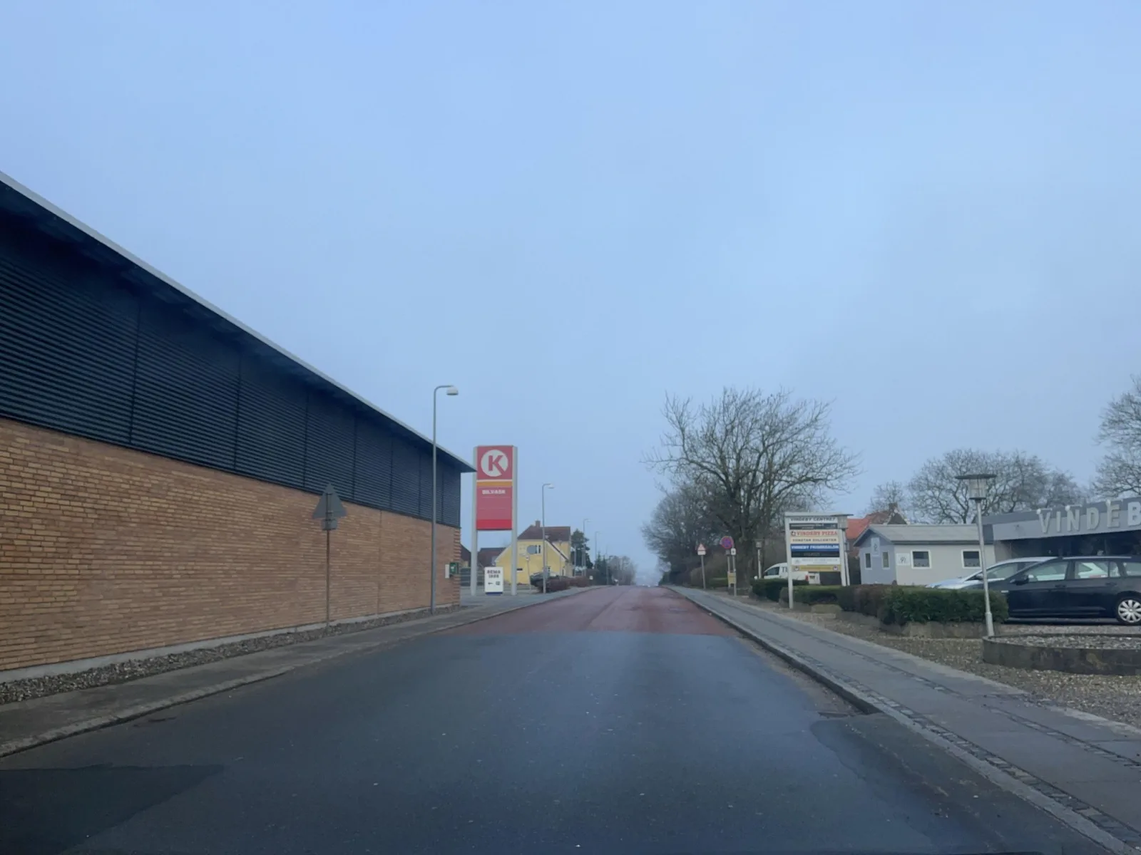 Mapillary-Foto in der Nähe von Vindeby Pizza og Grill