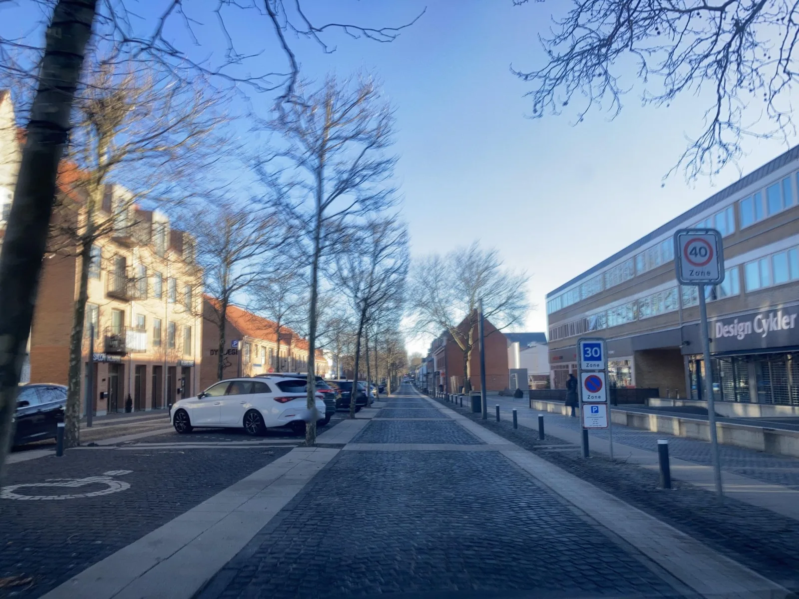 Mapillary-Foto in der Nähe von Kebab Time