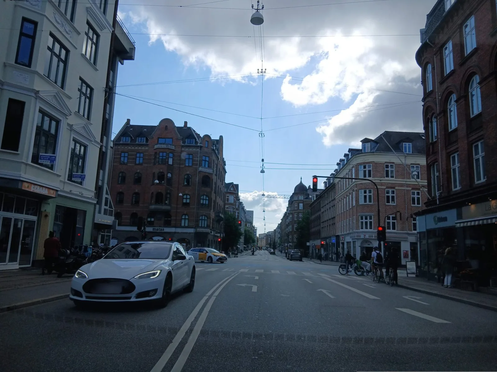 Mapillary-Foto in der Nähe von Kebaba