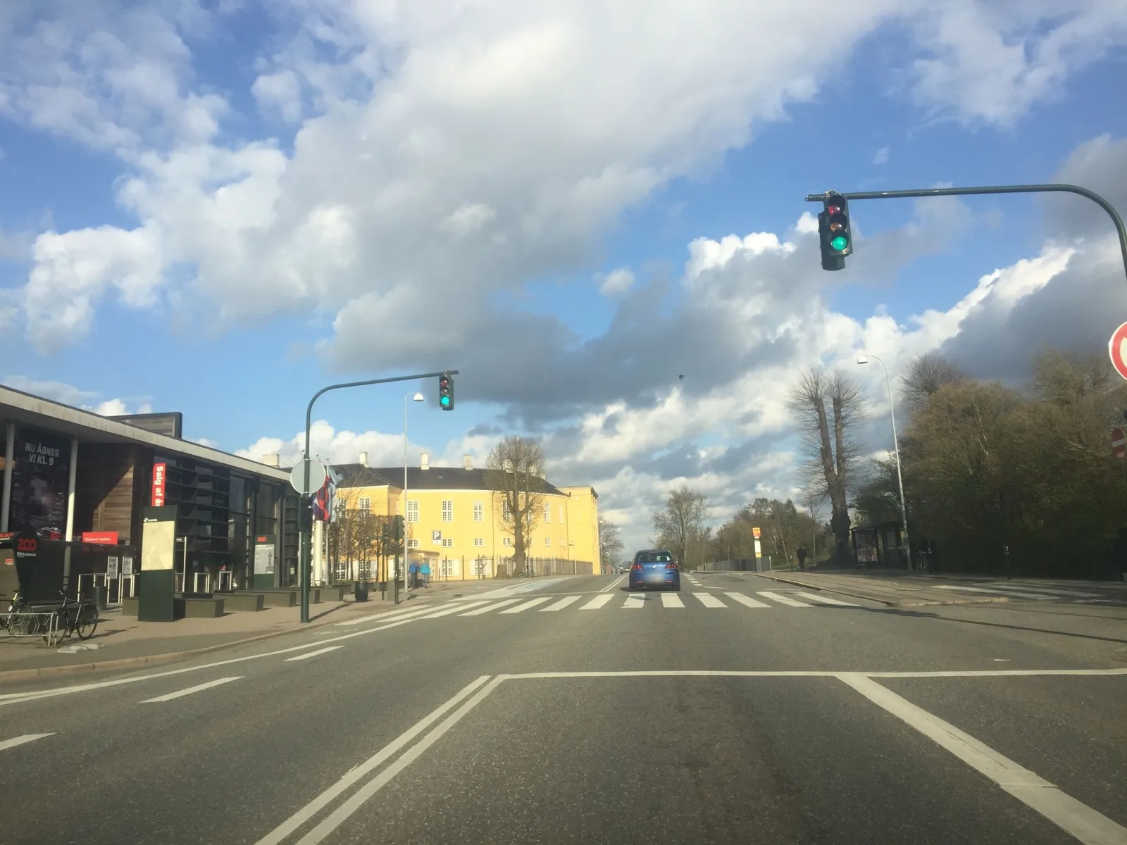 Mapillary-Foto in der Nähe von Kebabhytten Zoo