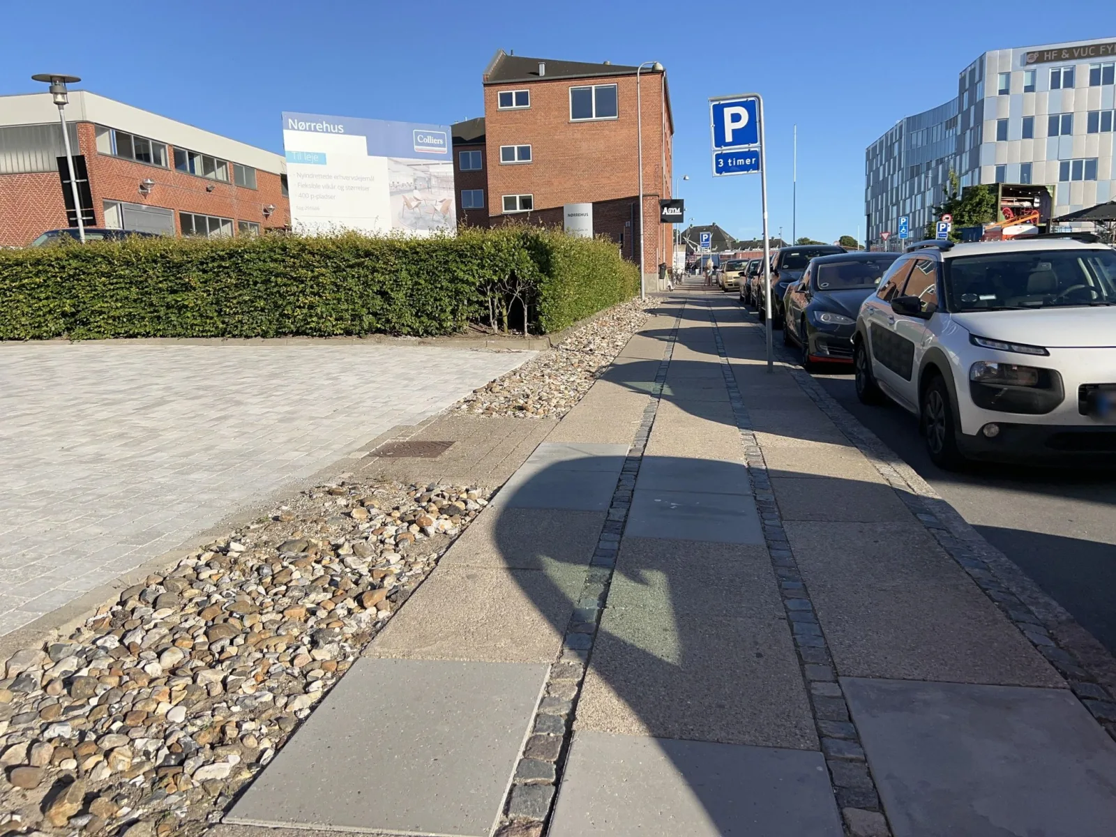 Mapillary-Foto in der Nähe von Yazzys Pita