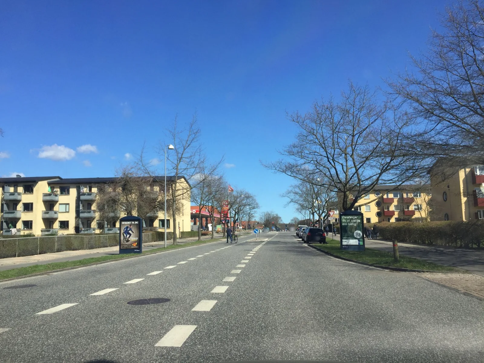 Mapillary-Foto in der Nähe von Kina Grill