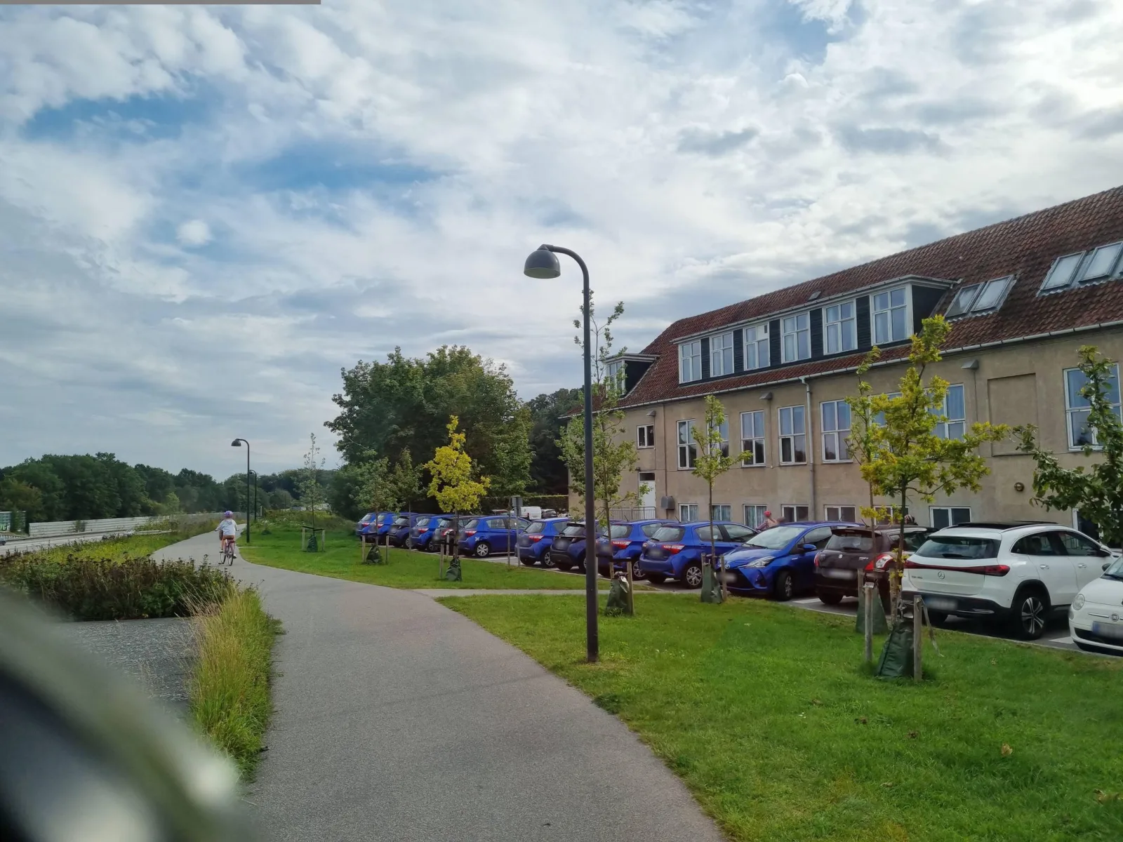 Mapillary-Foto in der Nähe von Kulturcafeen Eat n Meet
