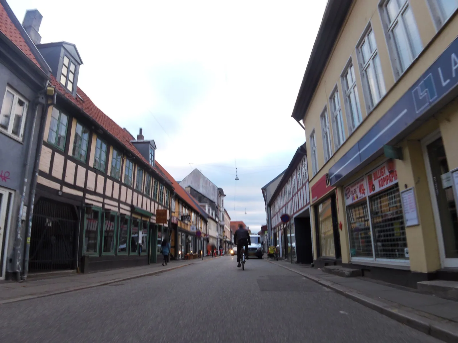 Mapillary-Foto in der Nähe von Yamas