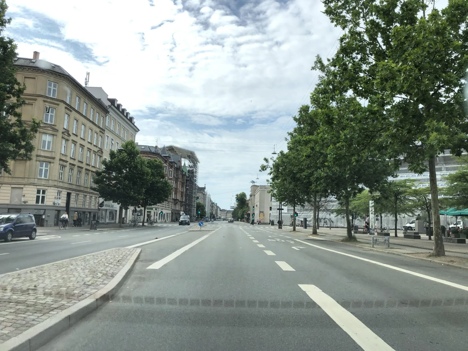 Mapillary-Foto in der Nähe von Lins' Sushi