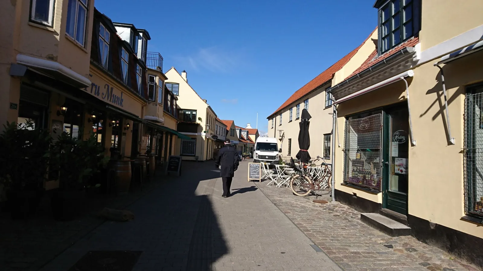 Mapillary-foto nær Mad-Huset