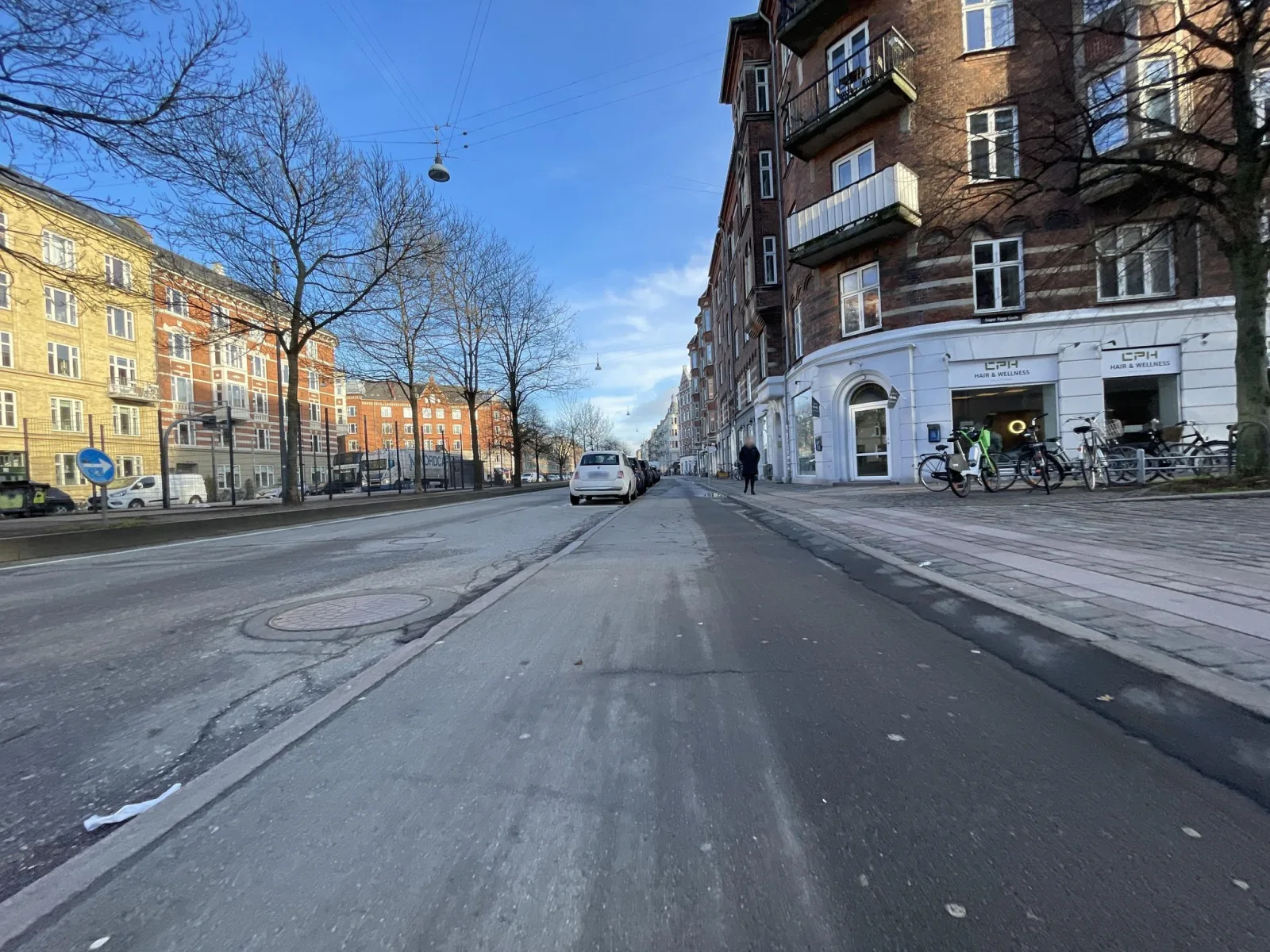 Mapillary-Foto in der Nähe von Mad & Kaffe