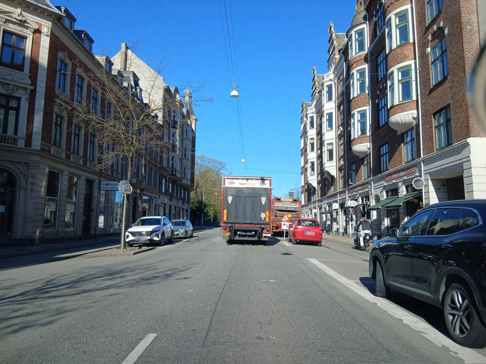Mapillary-Foto in der Nähe von Made in Italy