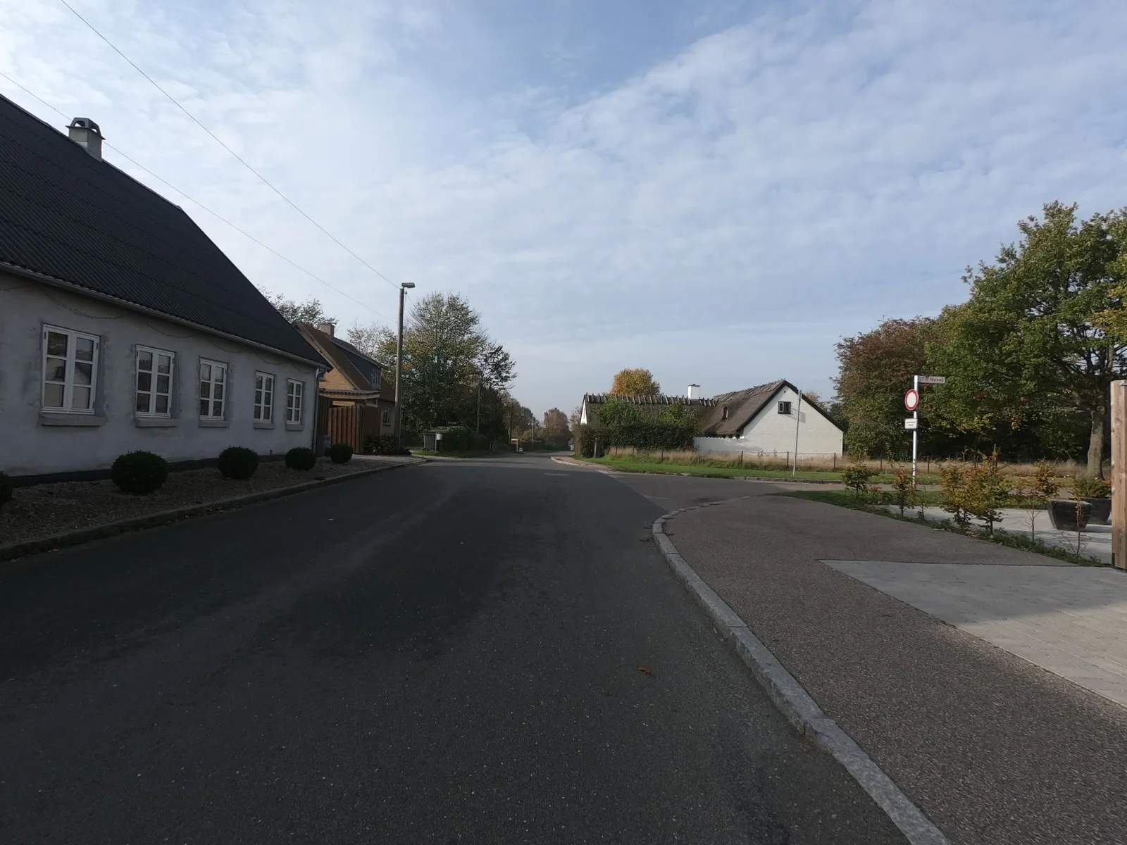 Mapillary-Foto in der Nähe von Madhuset - Stenovn & købmand