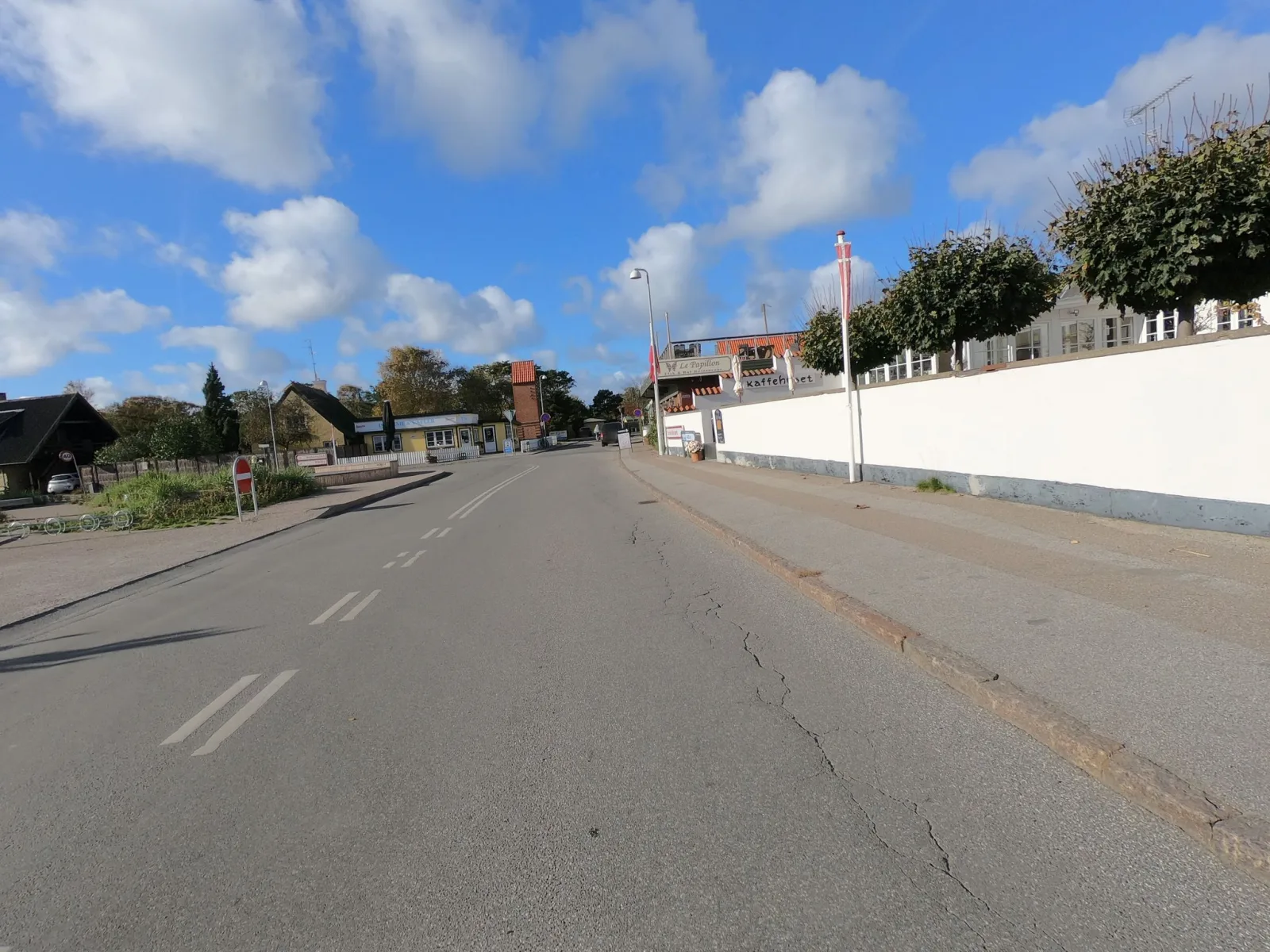 Mapillary-foto nær Mamas & Tapas