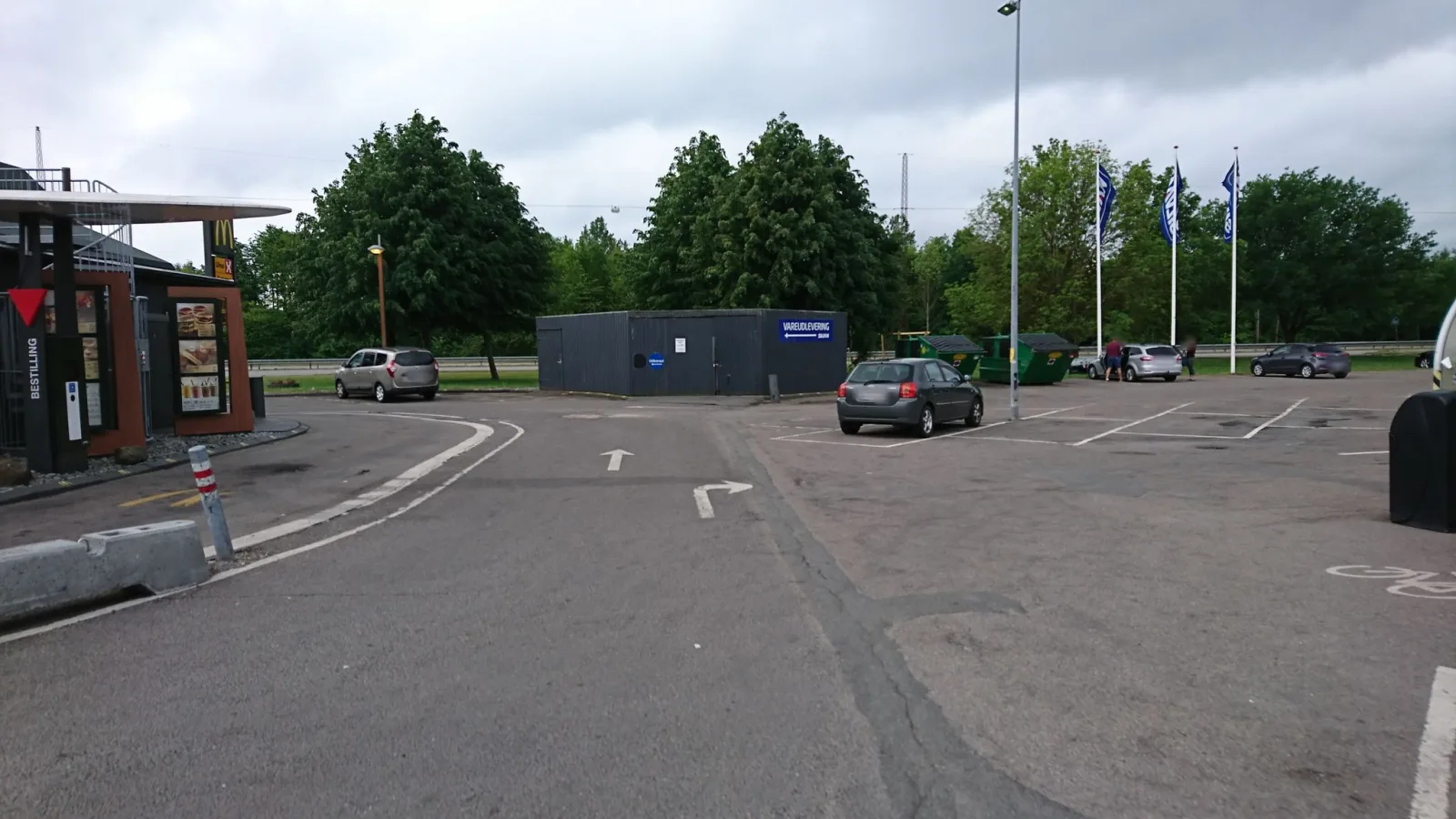 Mapillary-foto nær McDonald's