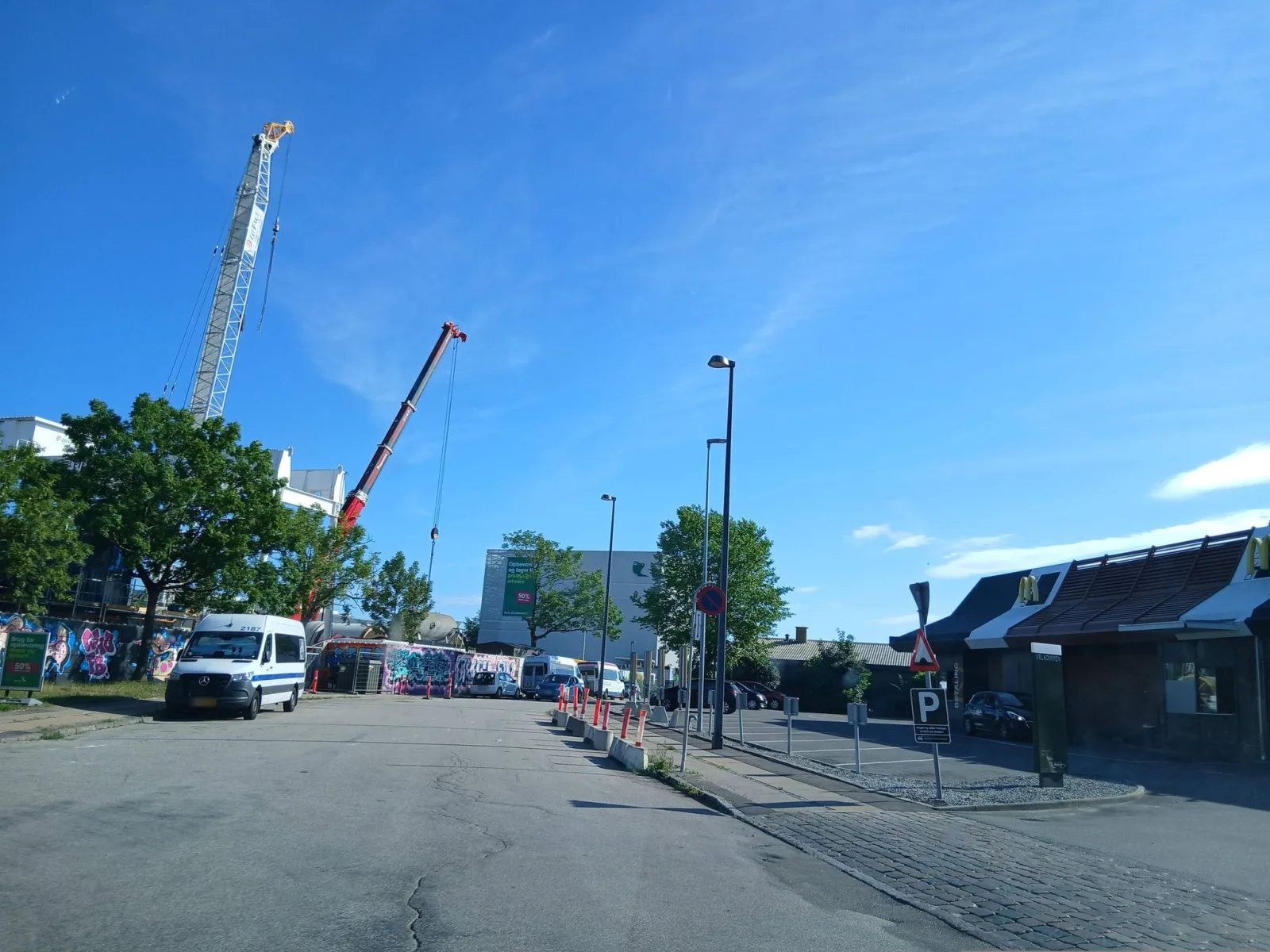 Mapillary-Foto in der Nähe von McDonald's Valby
