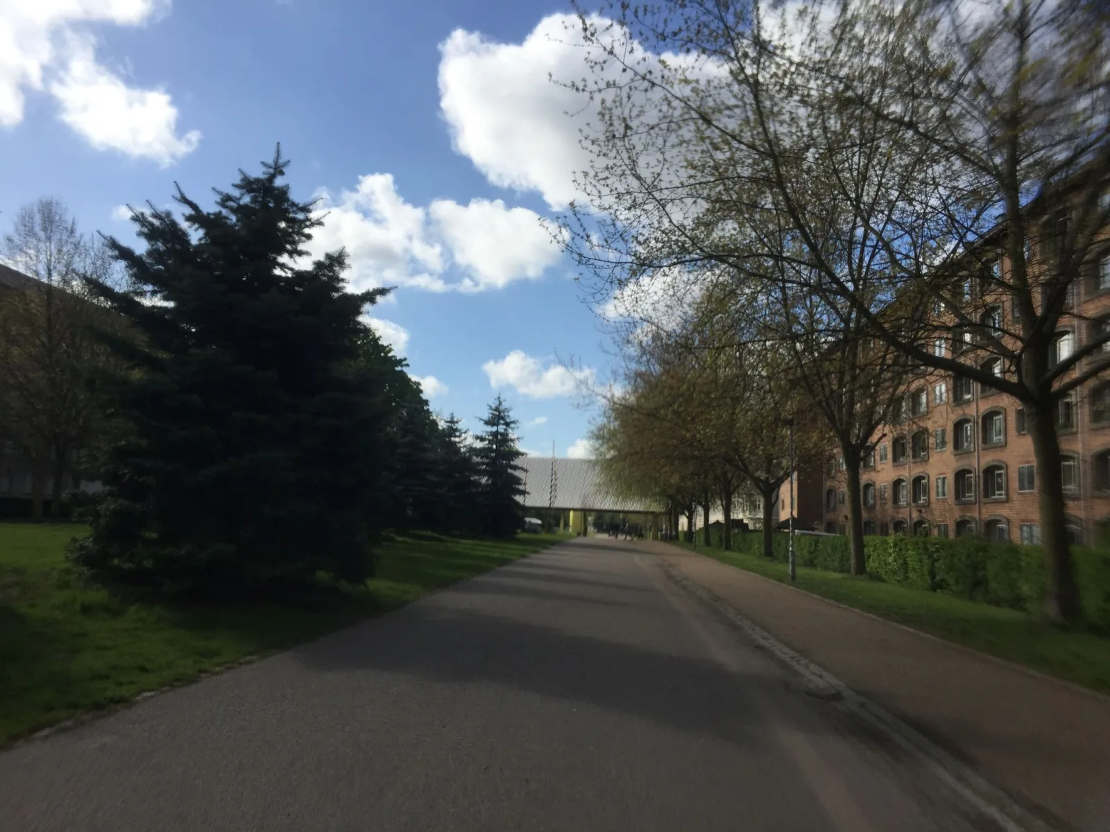 Mapillary-Foto in der Nähe von Mellabella