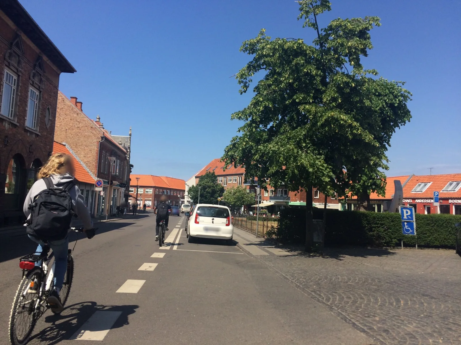 Mapillary-Foto in der Nähe von Mi Khin Thai Take Away
