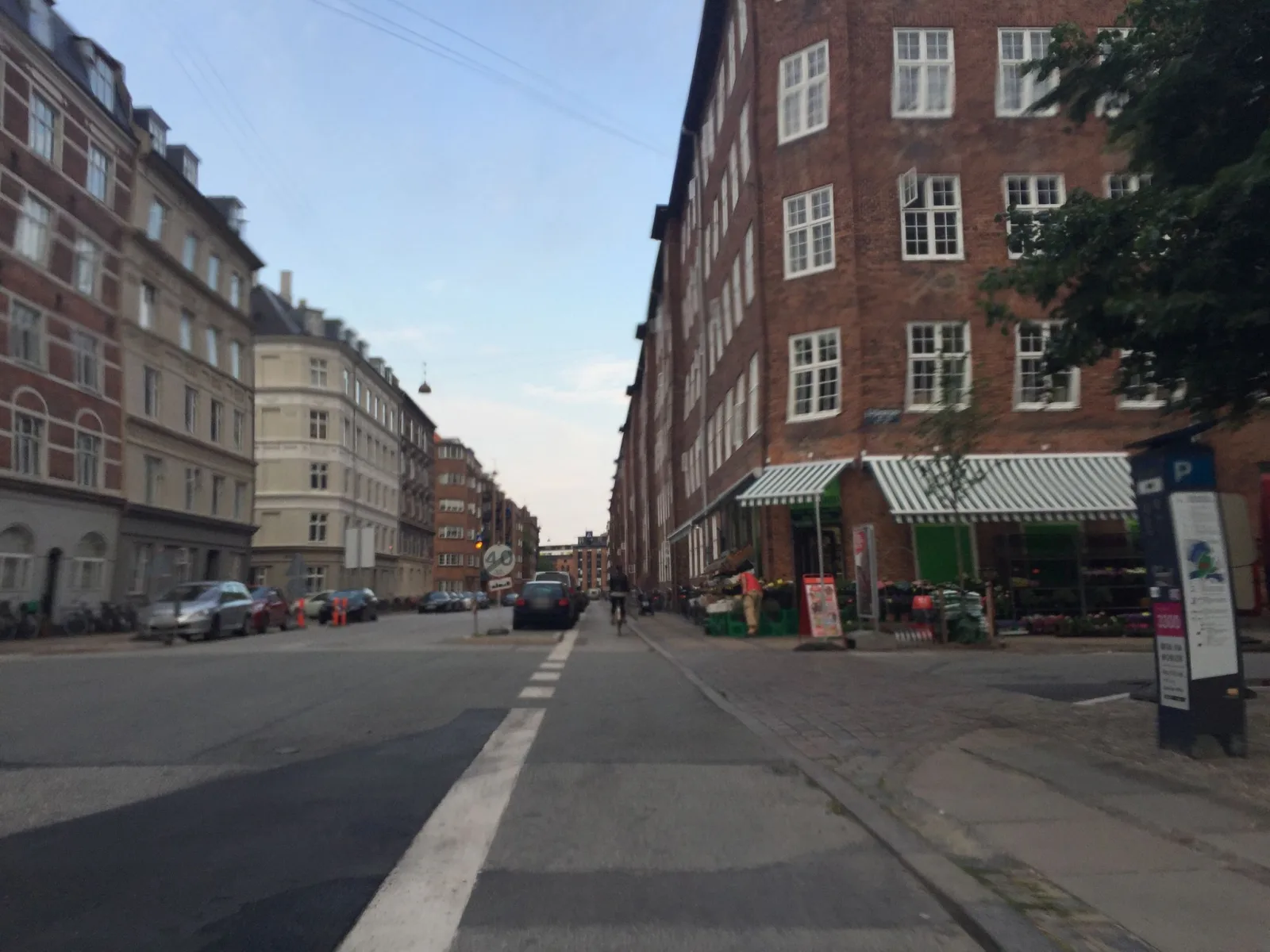 Mapillary-Foto in der Nähe von Mo's Pizza