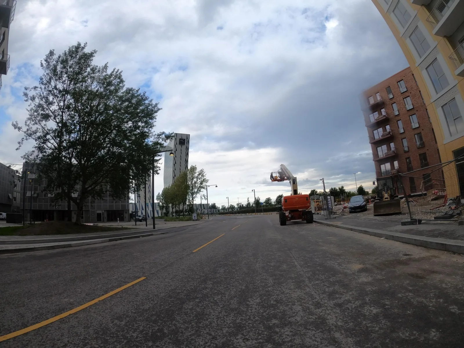 Mapillary-Foto in der Nähe von MoMo Burger