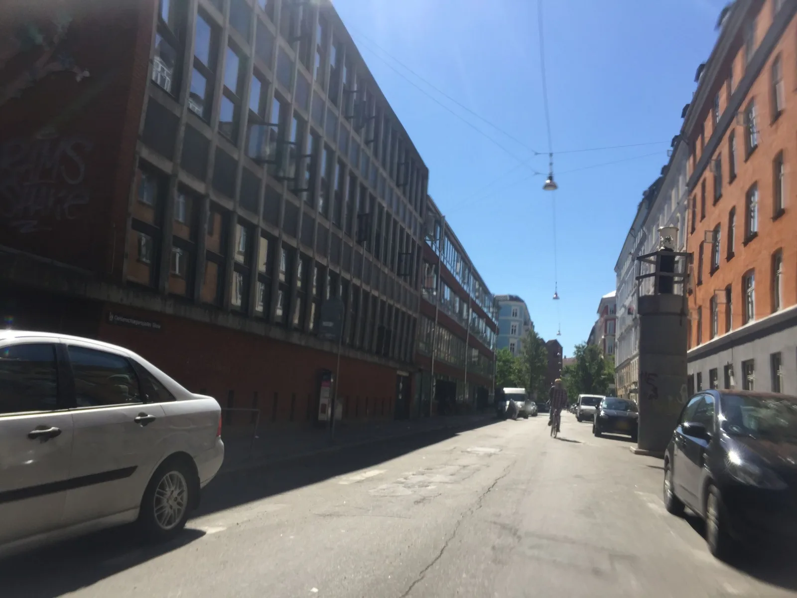 Mapillary-Foto in der Nähe von Mood Food